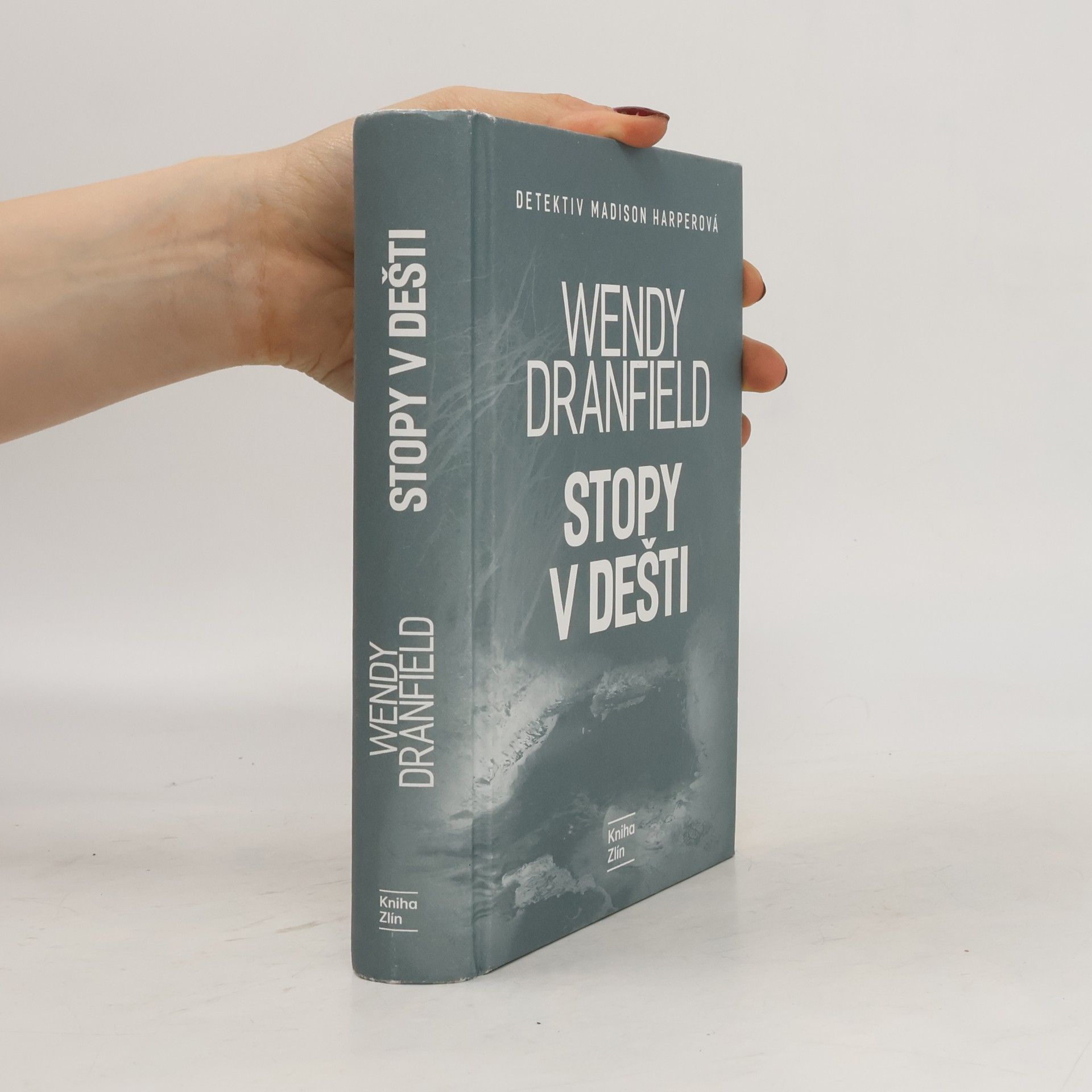 Wendy Dranfield Stopy v dešti