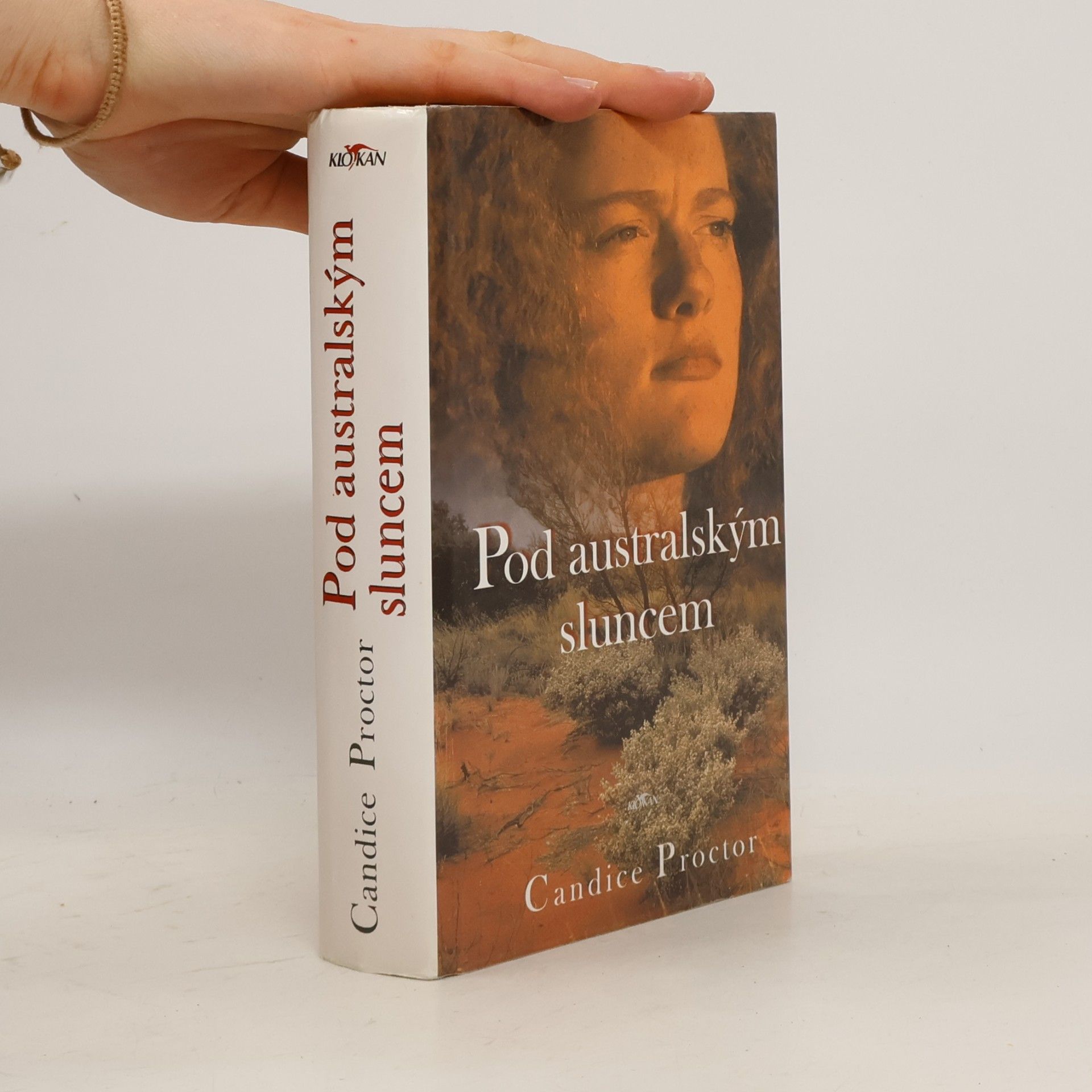 Candice E. Proctor Pod australským sluncem