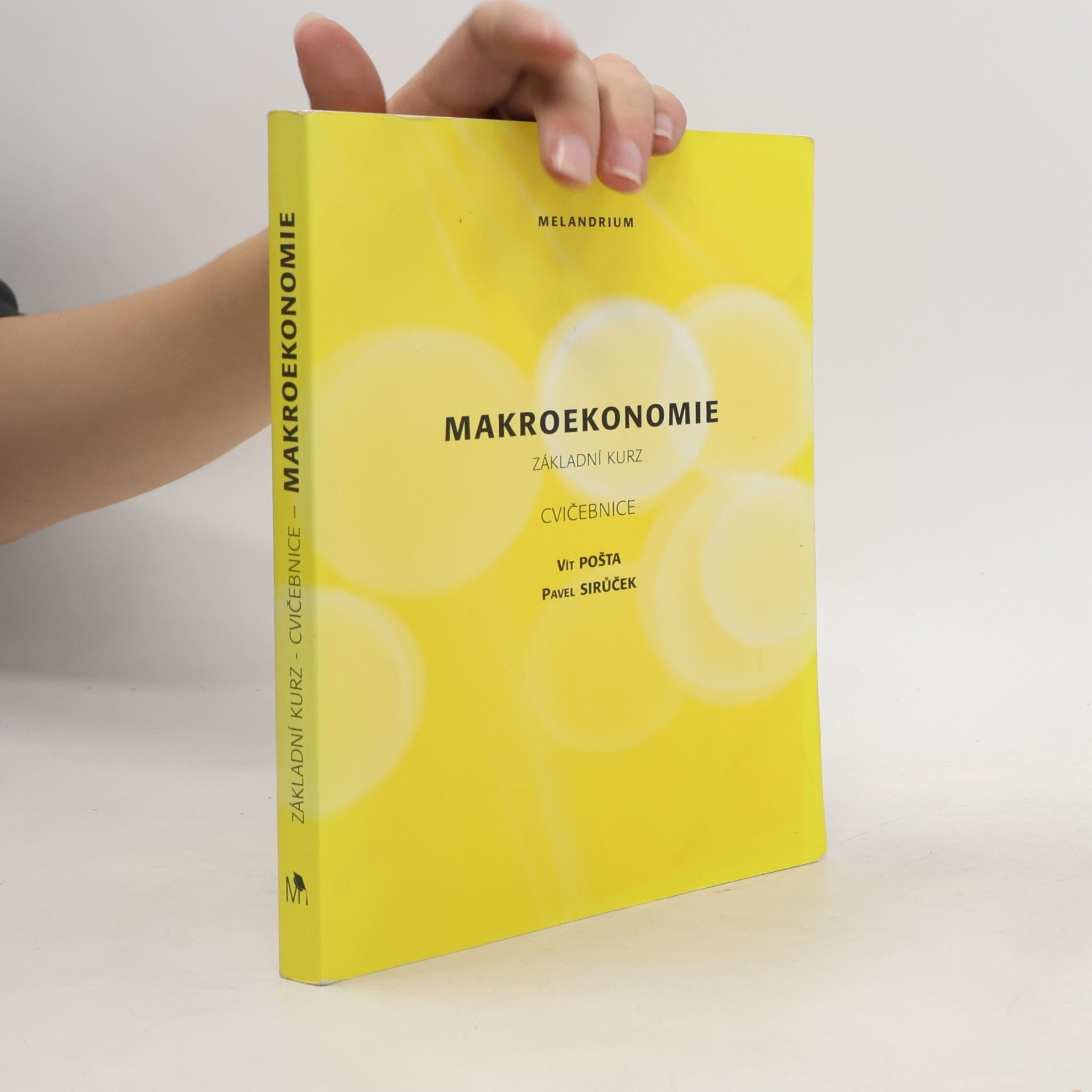 Vít Pošta Makroekonomie: Základní kurz