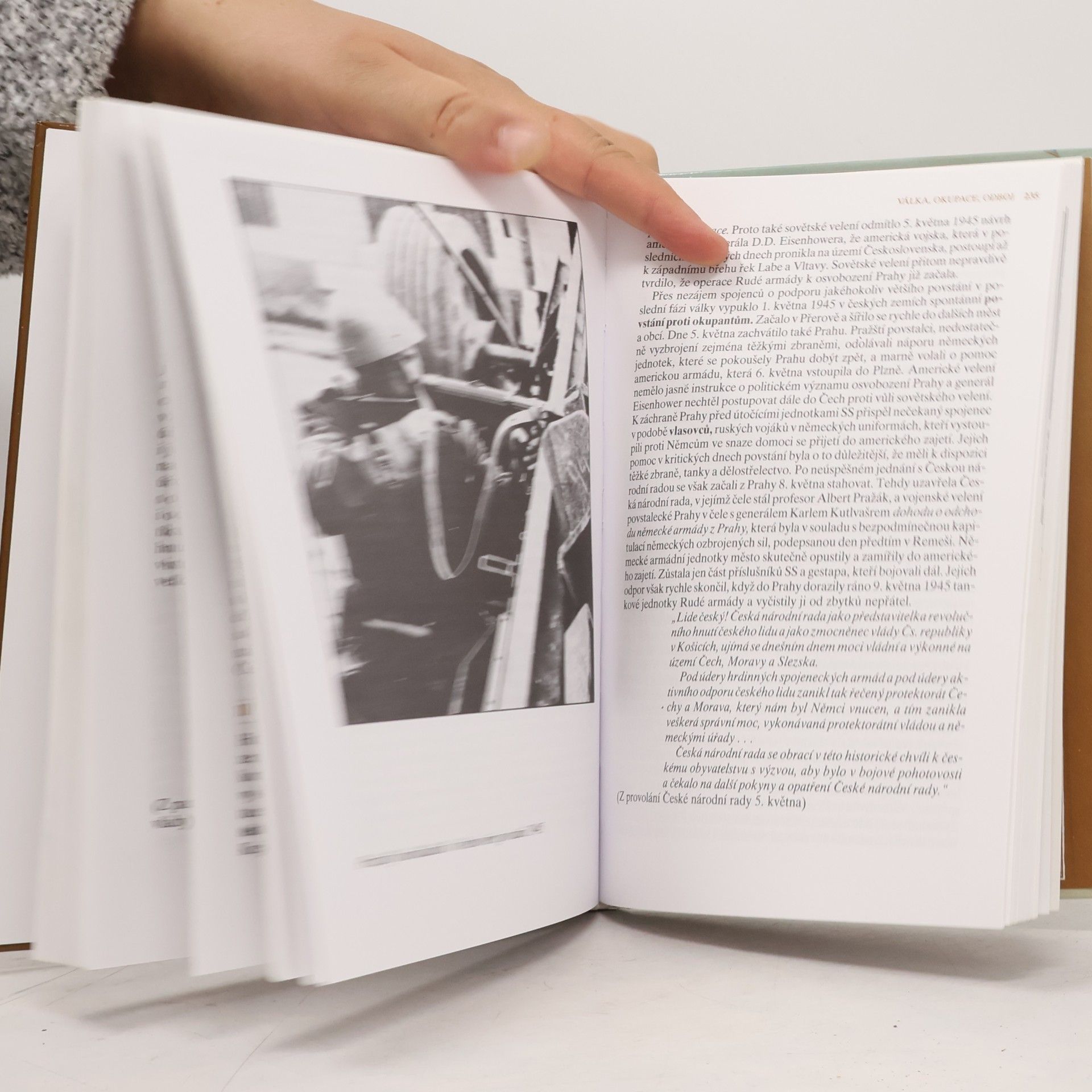 Various authors Dějiny zemí Koruny české 2
