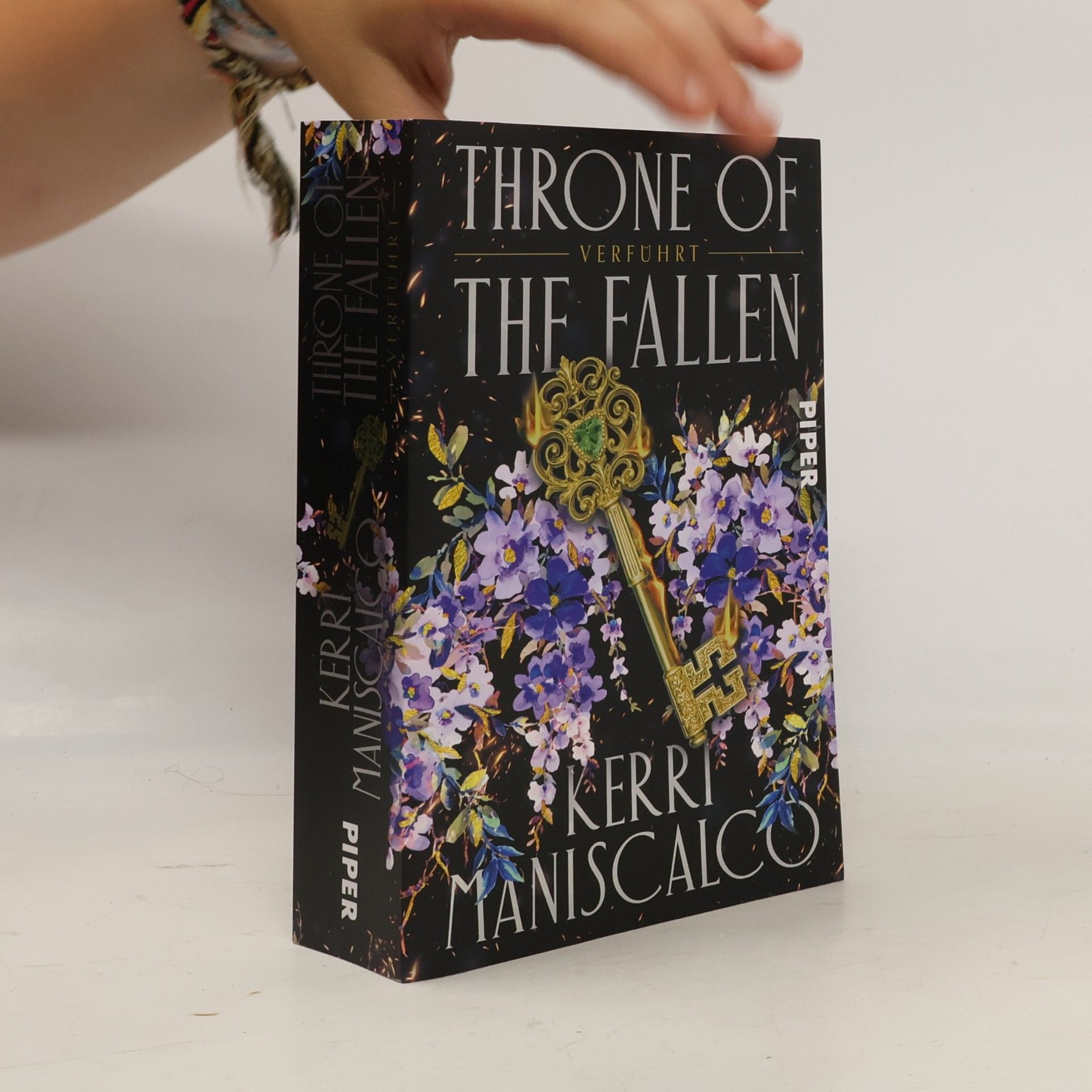 Kerri Maniscalco Throne of the Fallen. Verführt