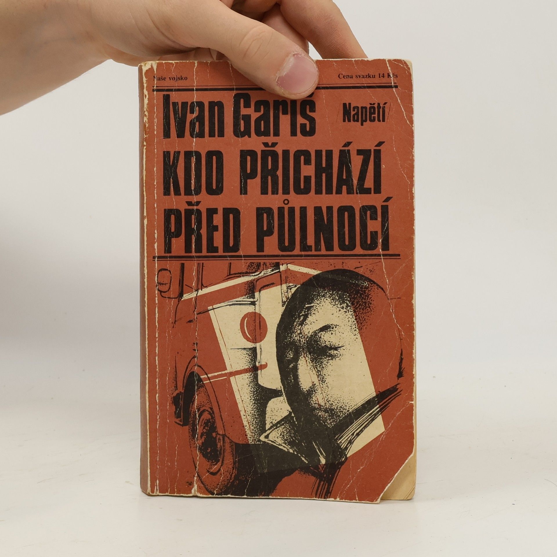 Ivan Gariš Kdo přichází před půlnocí