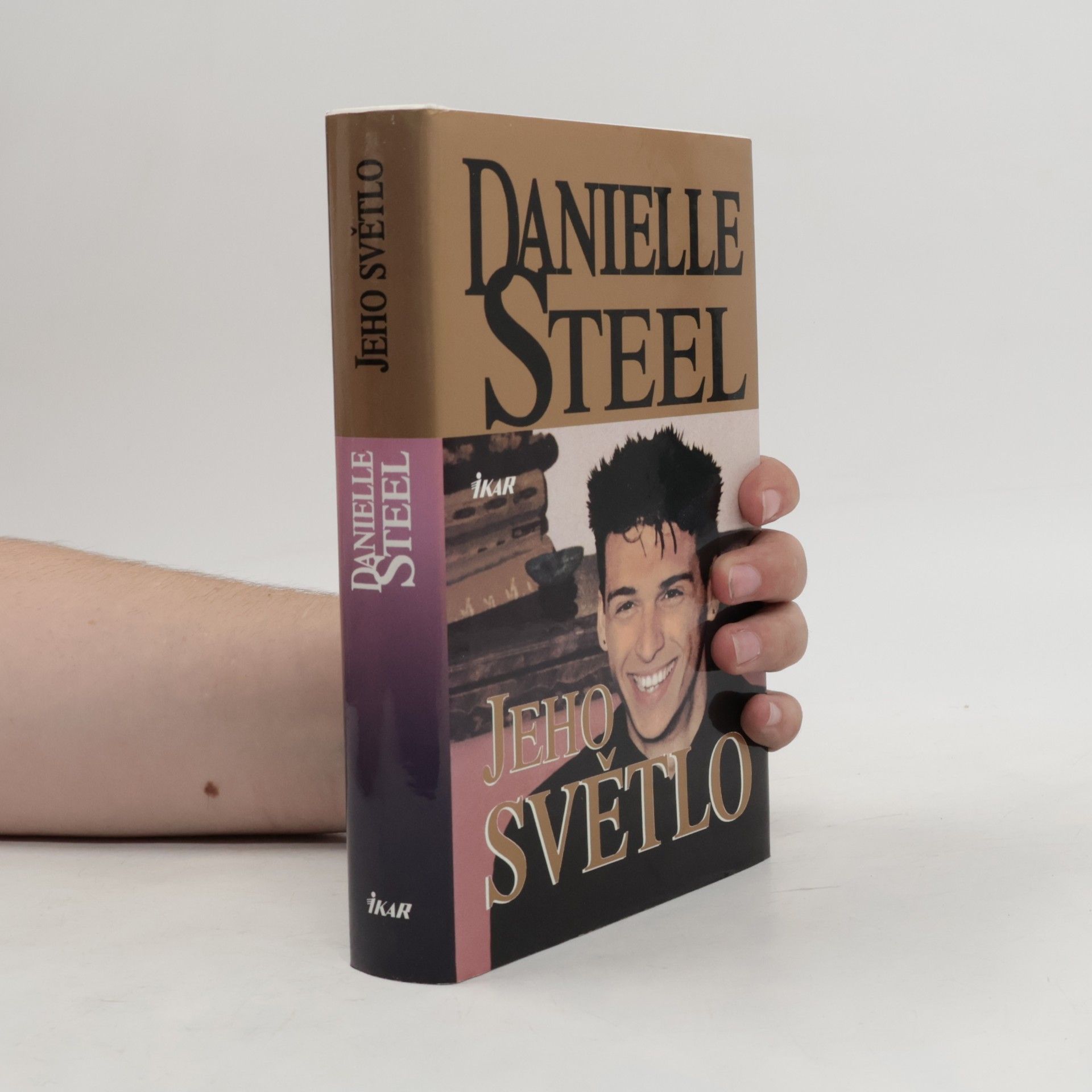 Danielle Steel Jeho světlo