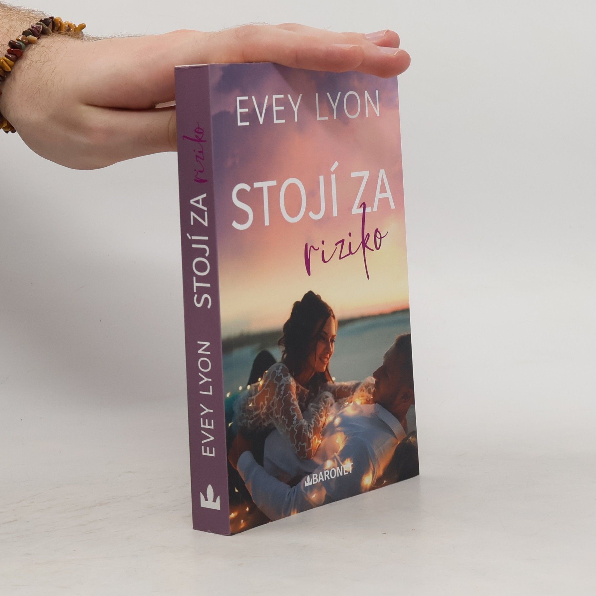 Evey Lyon Stojí za riziko