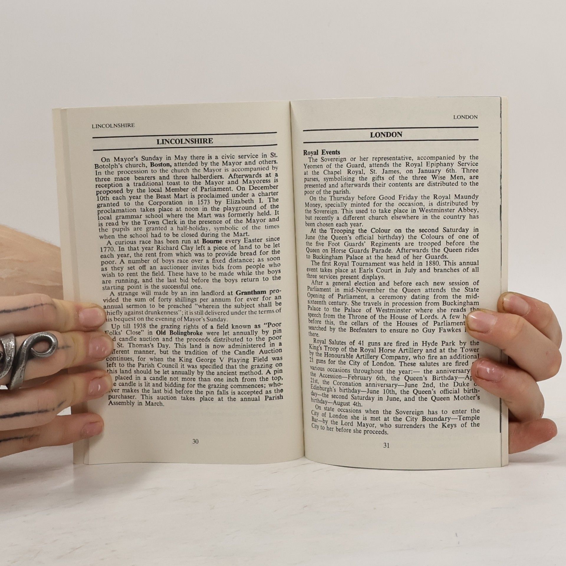 Margaret Gascoigne Discovering English Customs and Traditions