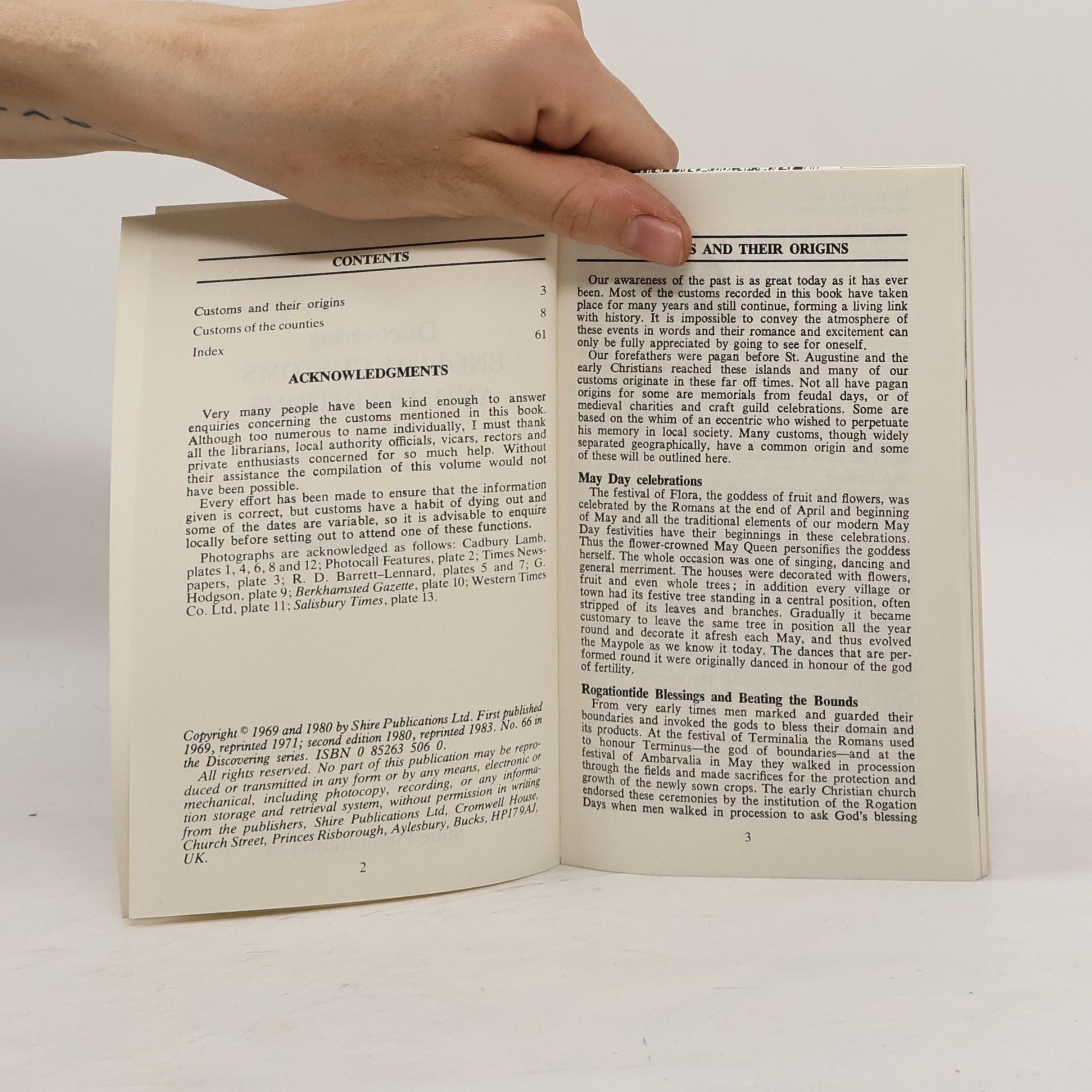 Margaret Gascoigne Discovering English Customs and Traditions