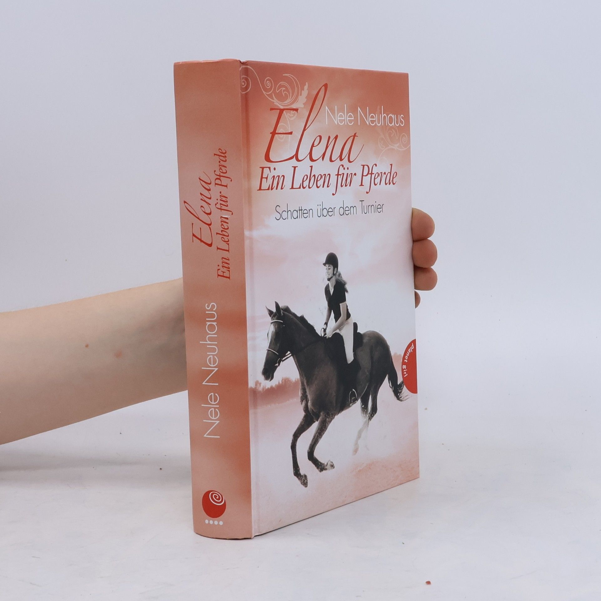 Nele Neuhaus Elena. Ein Leben für Pferde. Schatten über dem Turnier