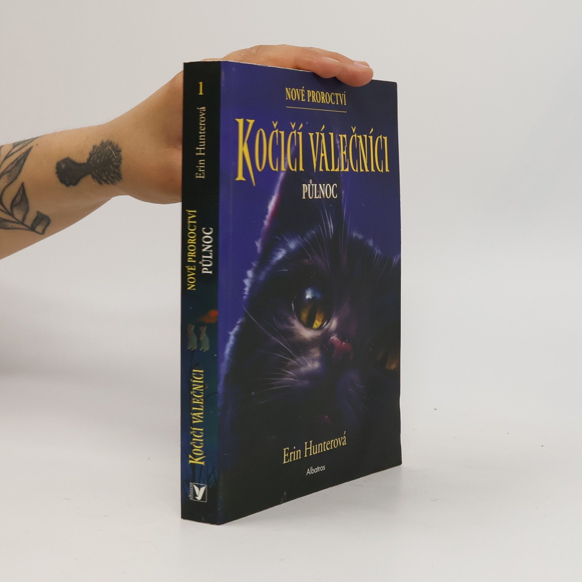 Erin Hunter Půlnoc