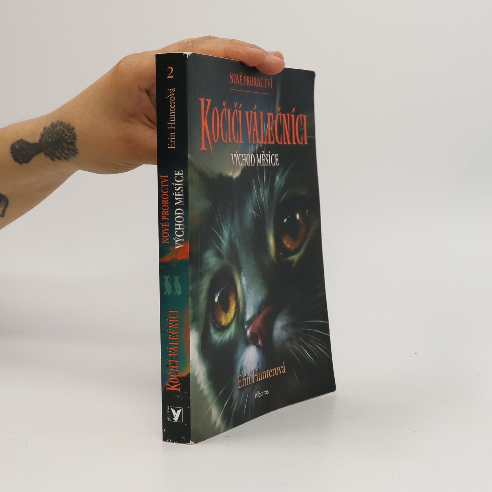 Erin Hunter Východ měsíce
