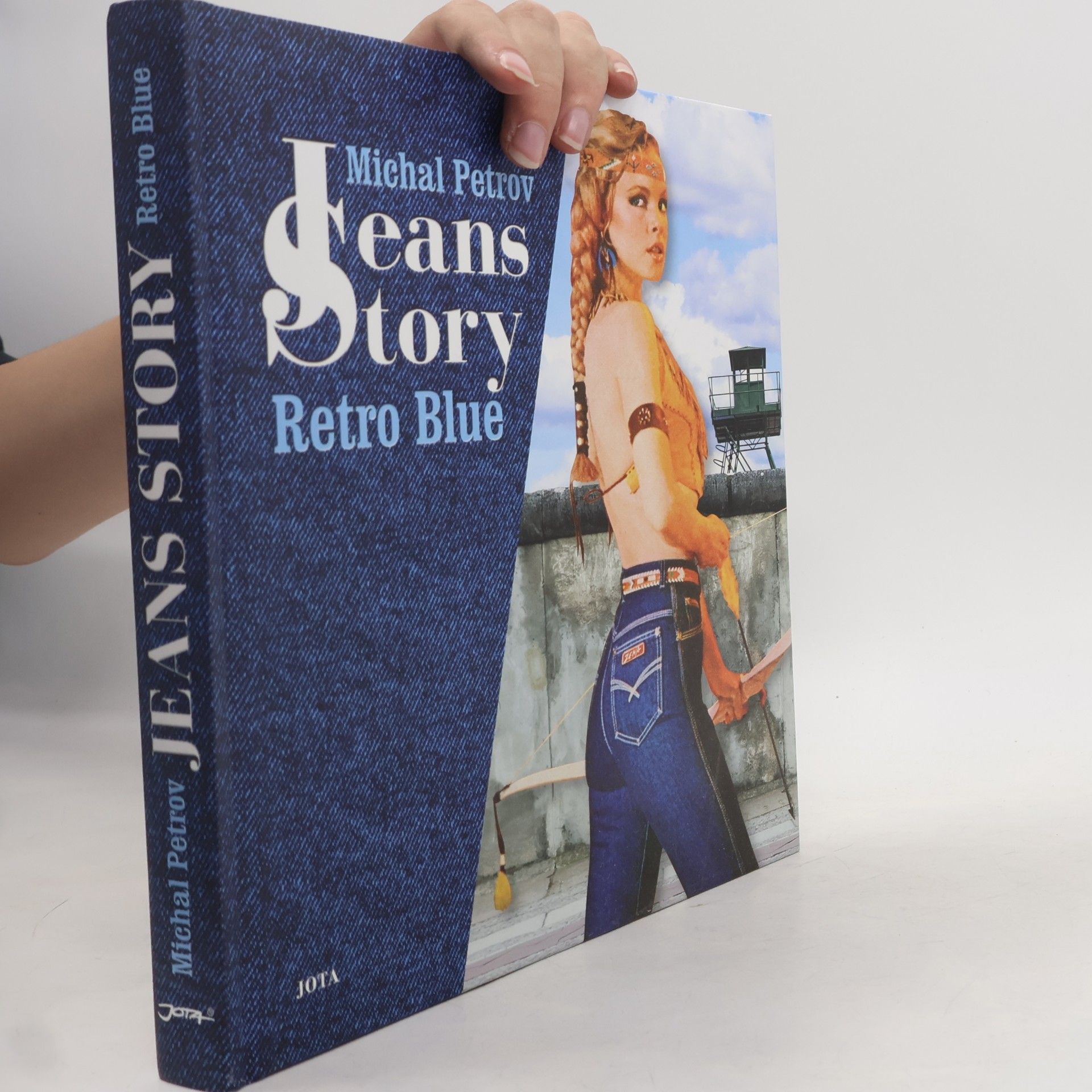 Michal Petrov Jeans story: Retro blue