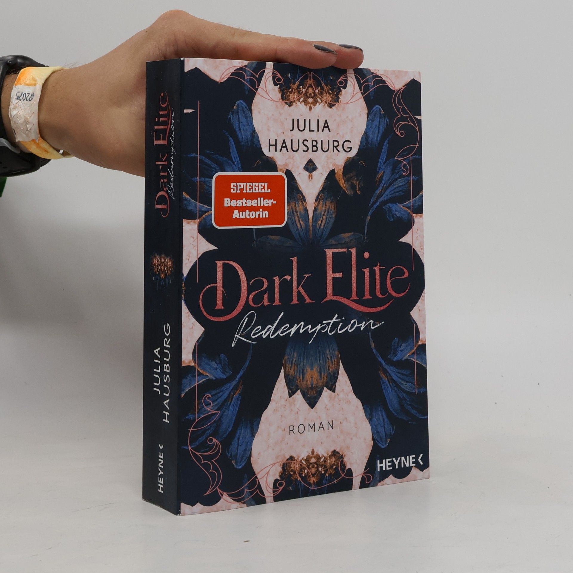 Julia Hausburg Dark Elite - Redemption