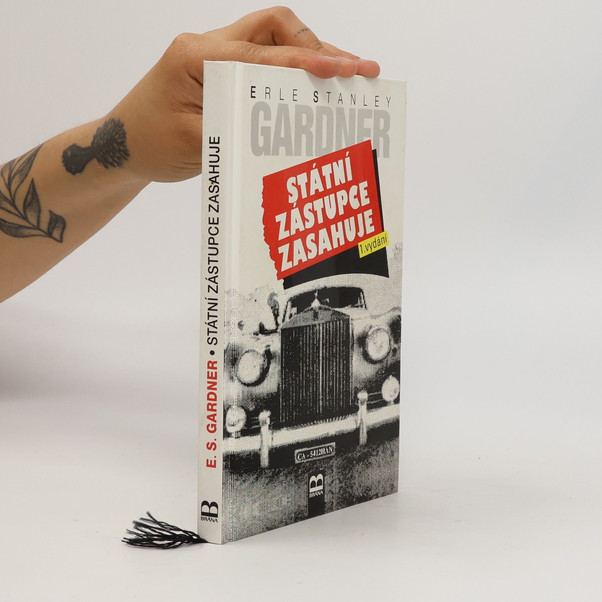 Erle Stanley Gardner Státní zástupce zasahuje