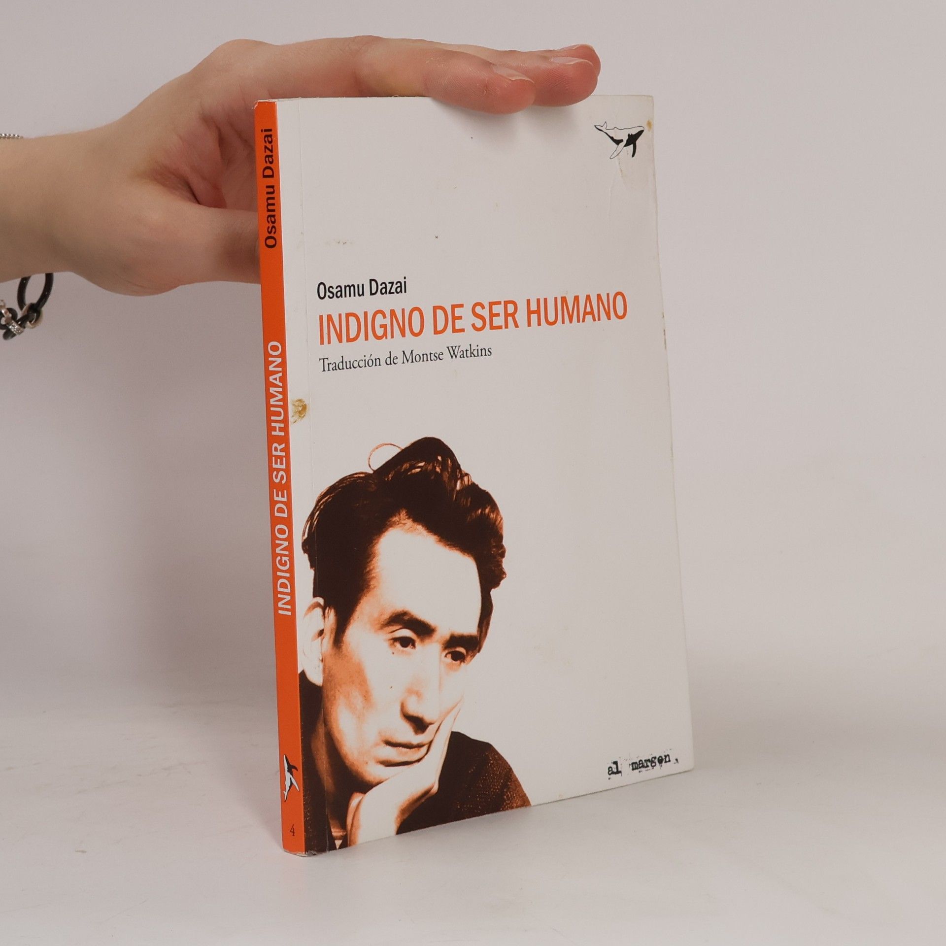 Montse Watkins Al margen - 4: Indigno de ser humano
