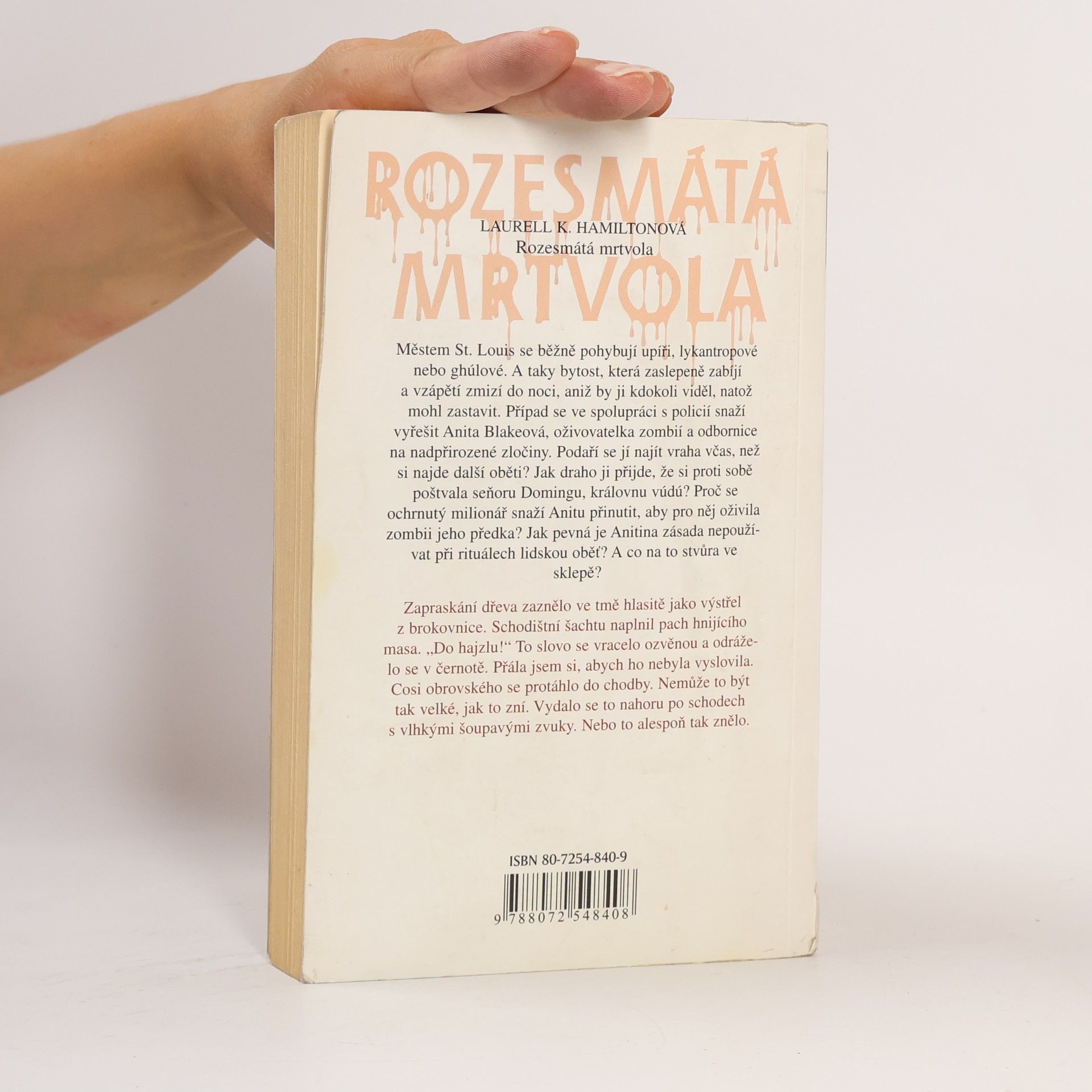 Laurell Kaye Hamilton Rozesmátá mrtvola