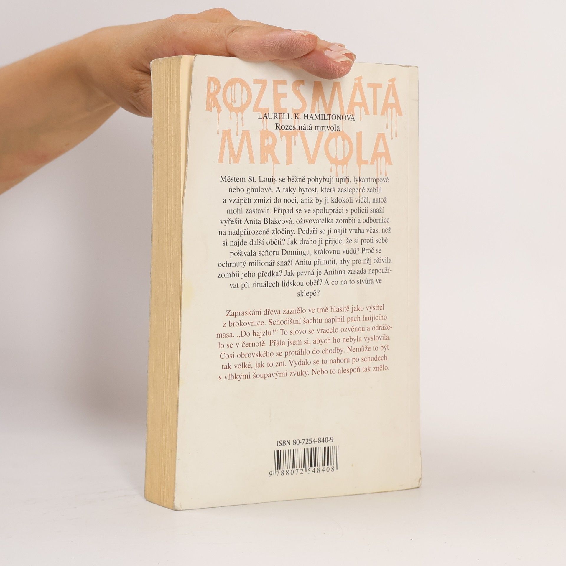 Laurell Kaye Hamilton Rozesmátá mrtvola