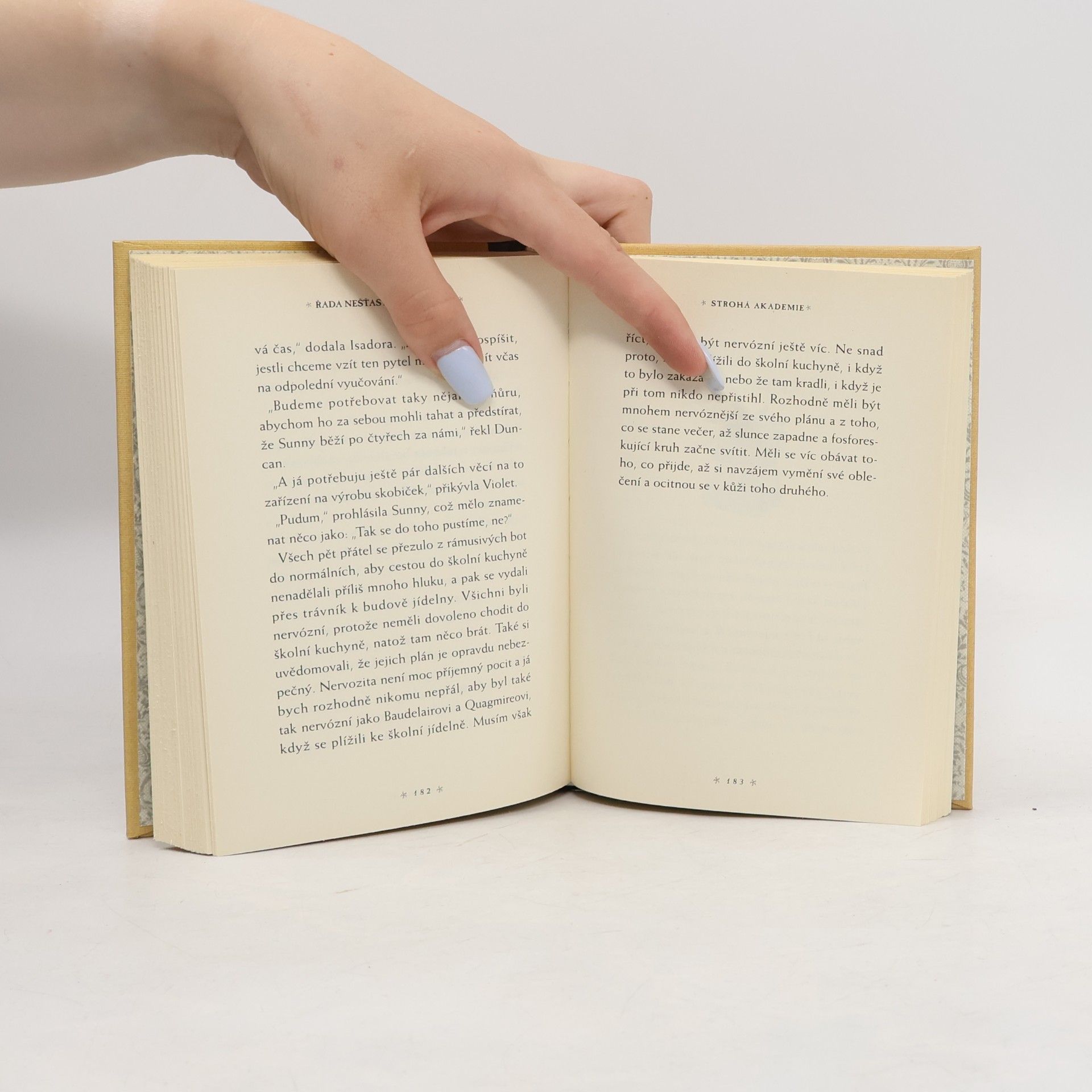 Lemony Snicket Řada nešťastných příhod 5. Strohá akademie
