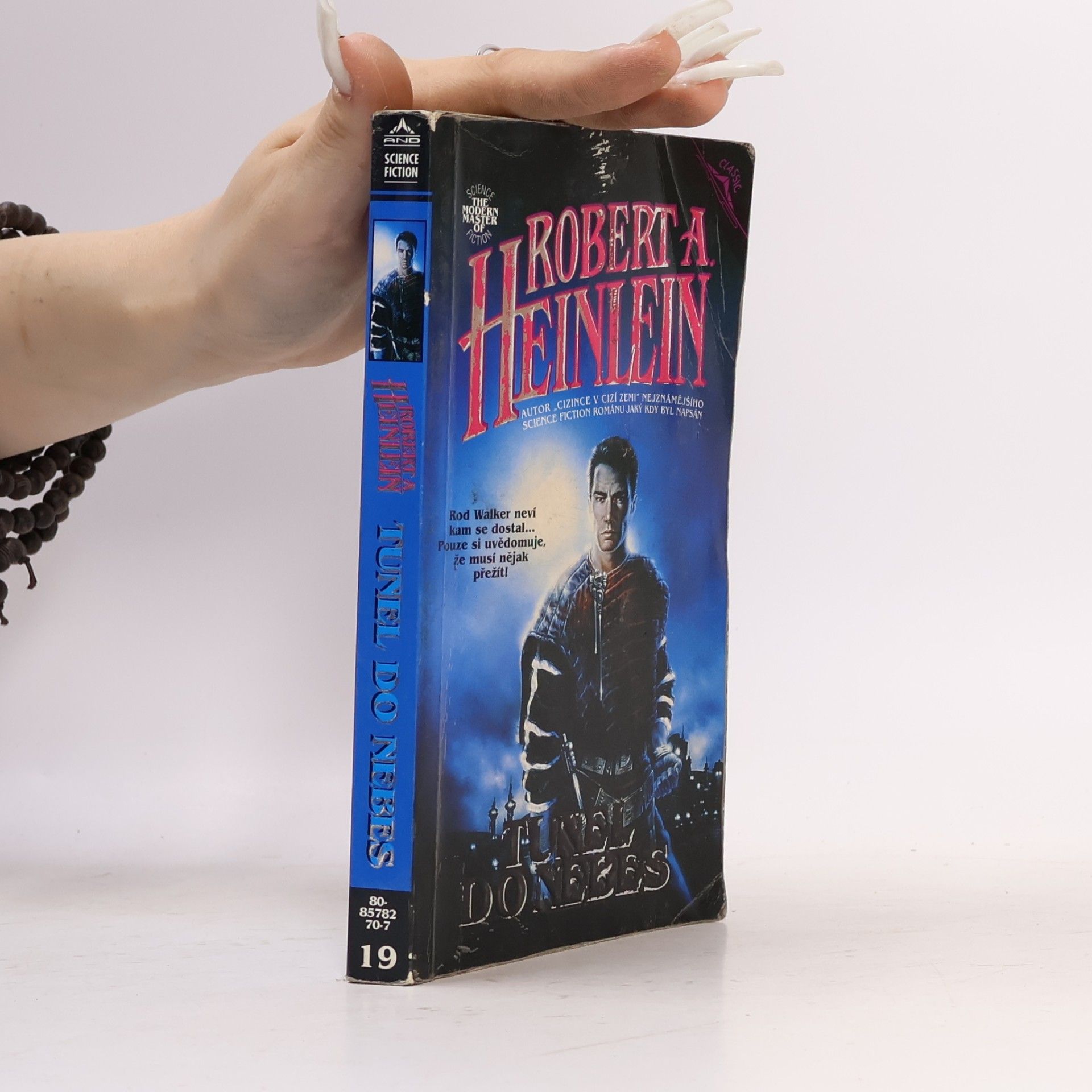 Robert A. Heinlein Tunel do nebes