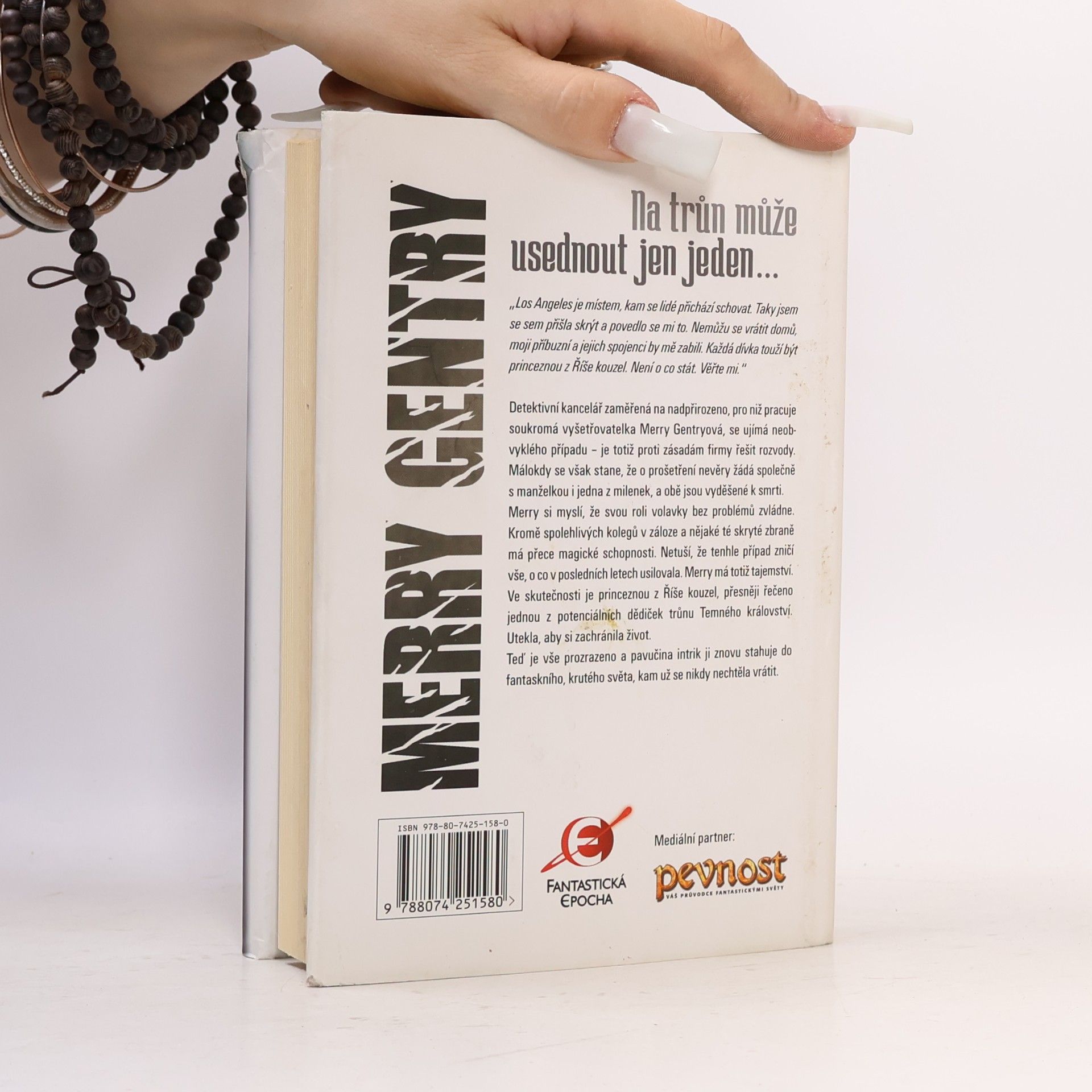 Laurell Kaye Hamilton Polibek stínů