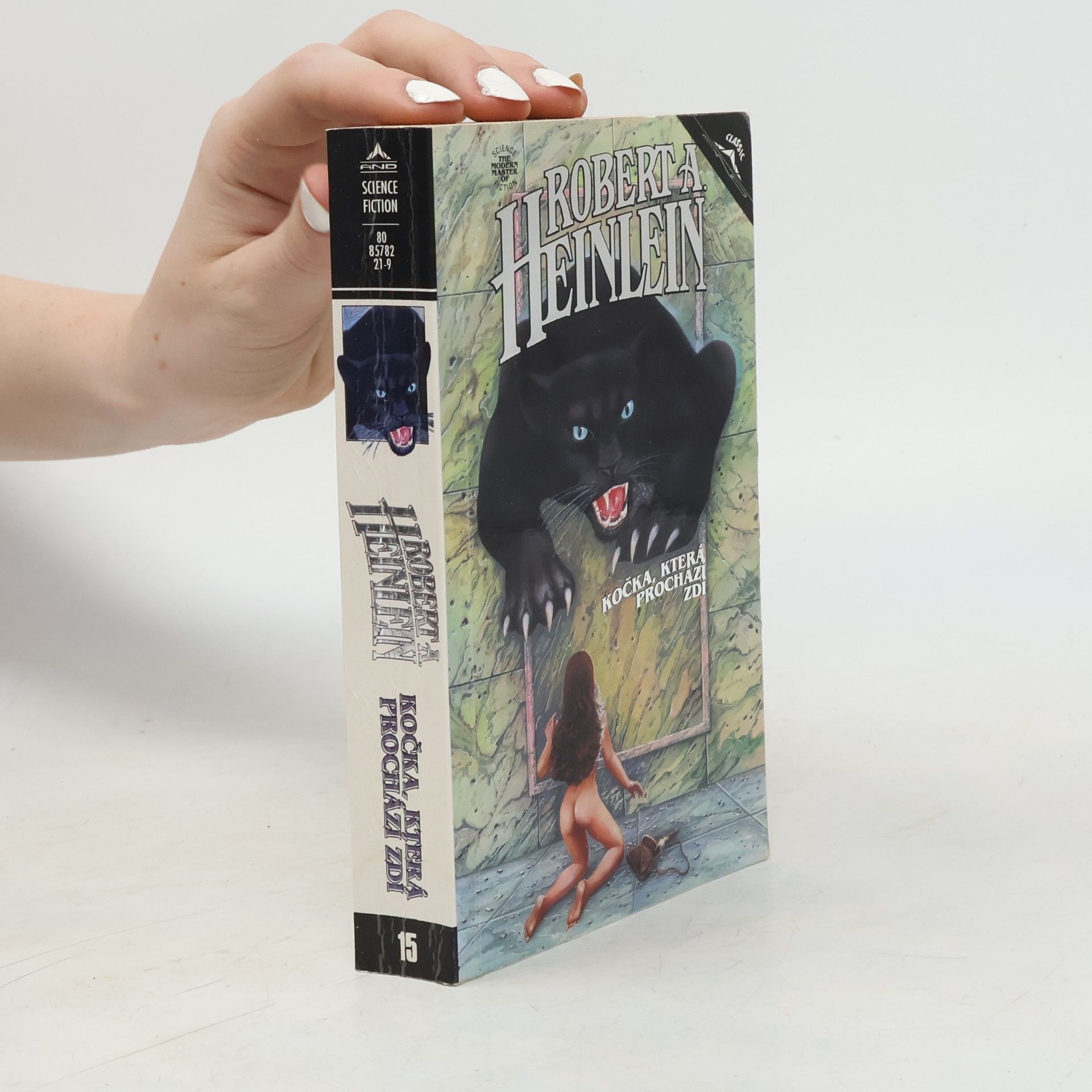 Robert A. Heinlein Kočka, která prochází zdí