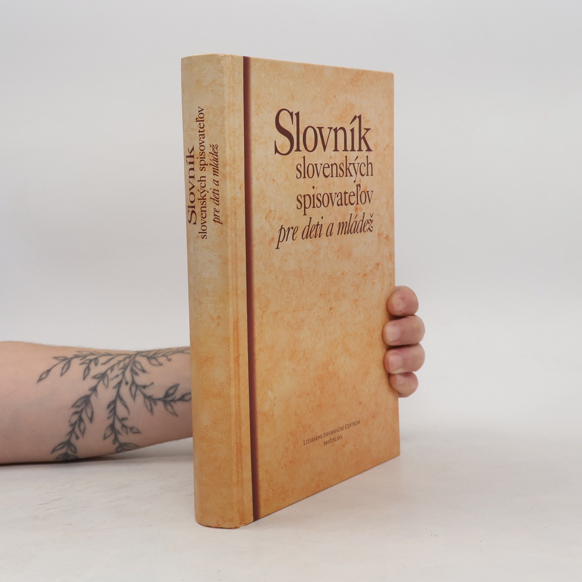 Ondrej Sliacky Slovník slovenských spisovateľov pre deti a mládež