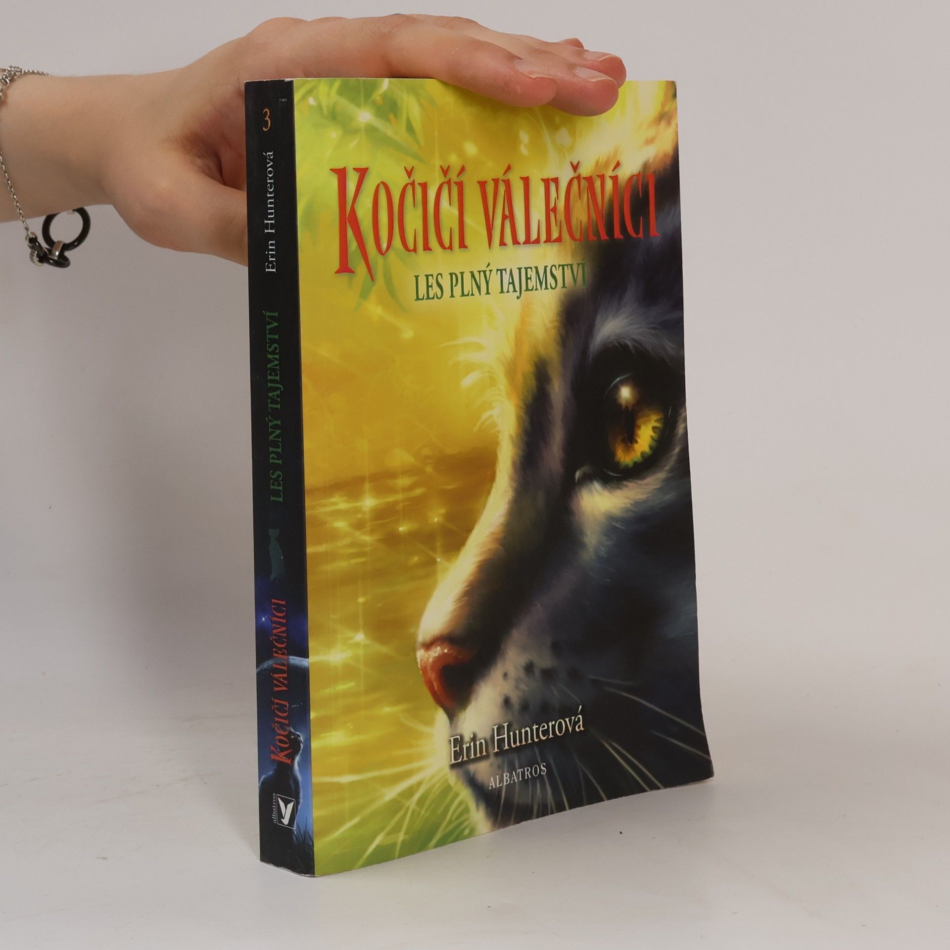 Erin Hunter Les plný tajemství. Kočičí válečníci