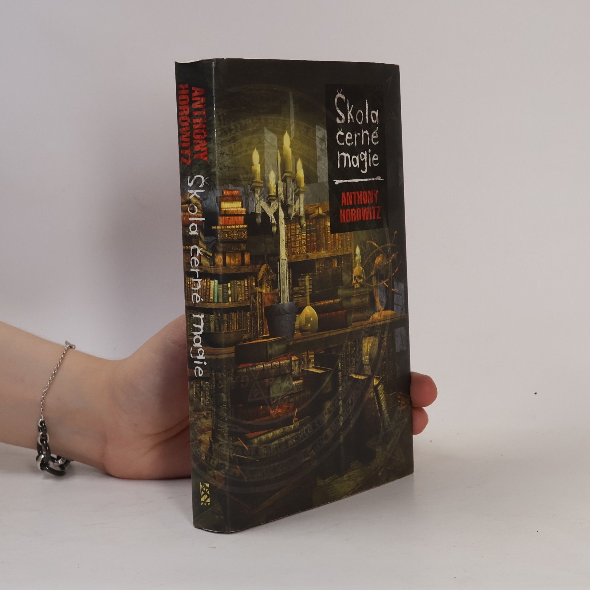Anthony Horowitz Škola černé magie