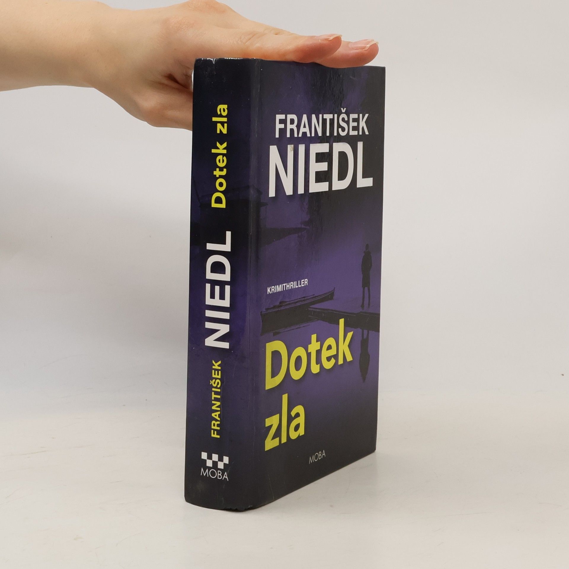 Dotek zla
