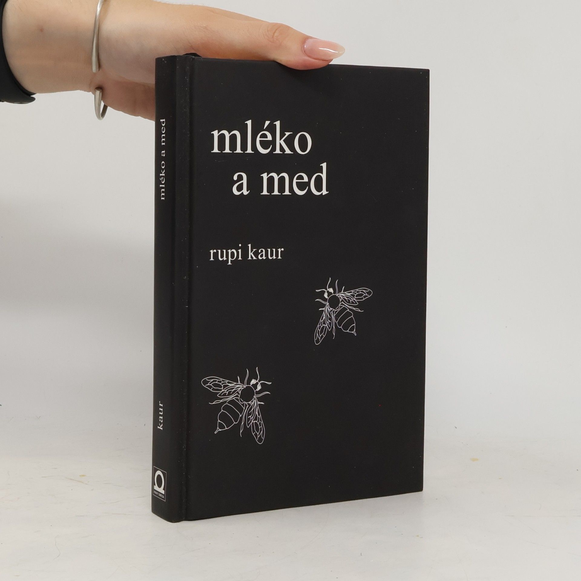 Rupi Kaur Mléko a med