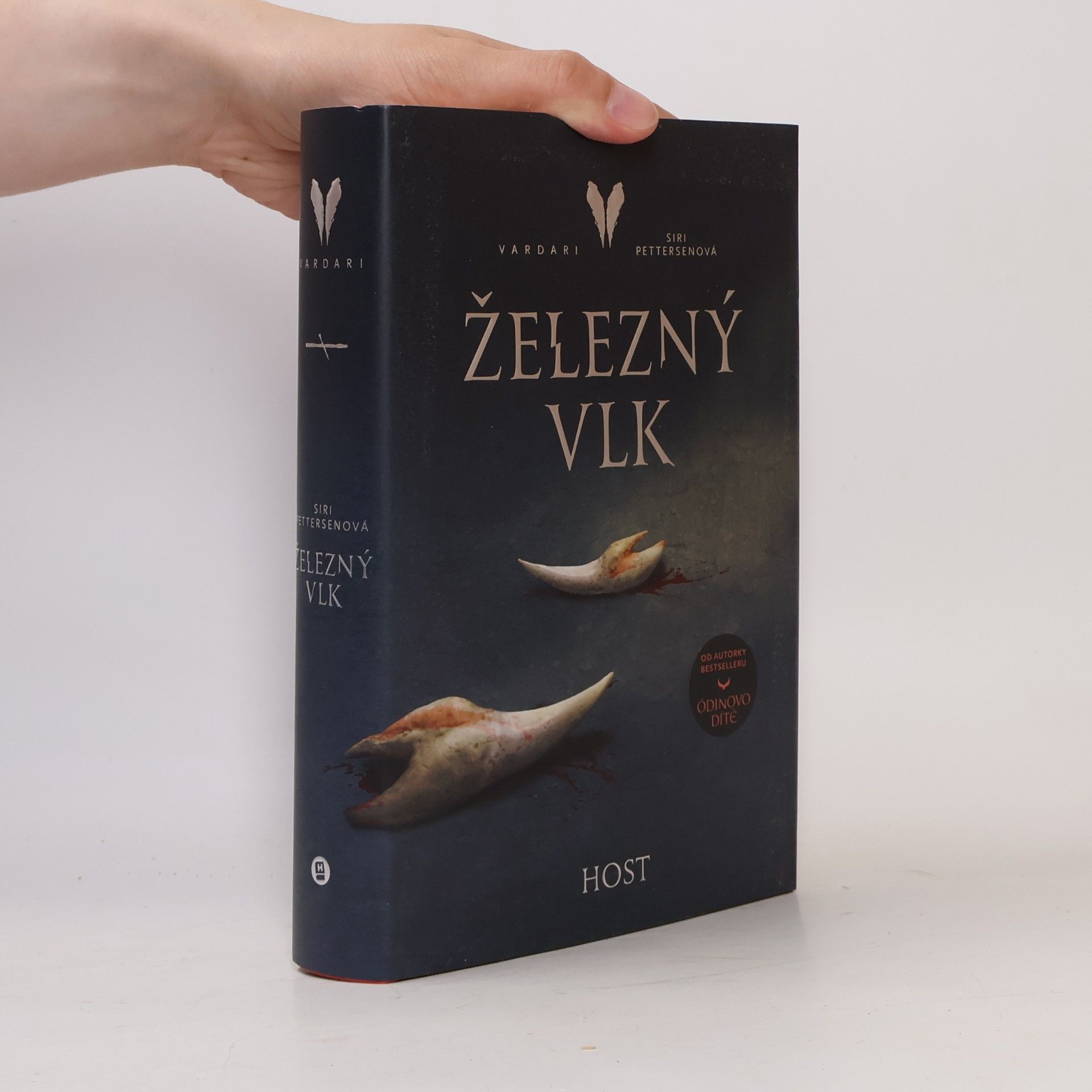 Siri Pettersen Vardari. Železný vlk