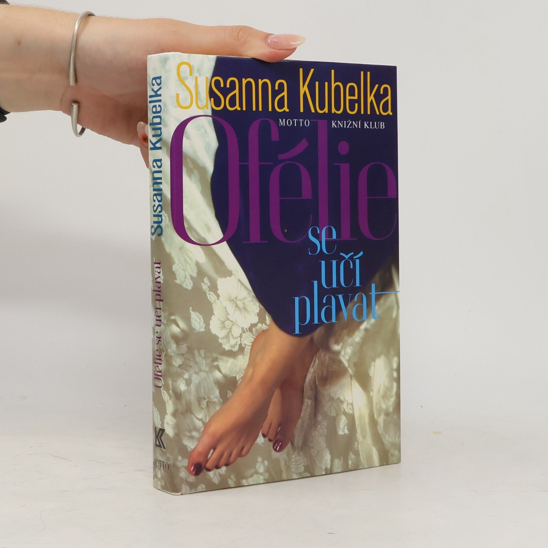 Susanna Kubelka Ofélie se učí plavat
