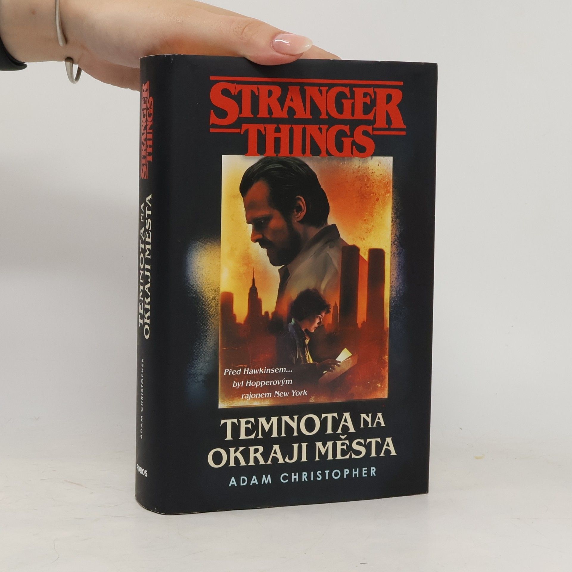 Adam Christopher Stranger Things. Temnota na okraji města