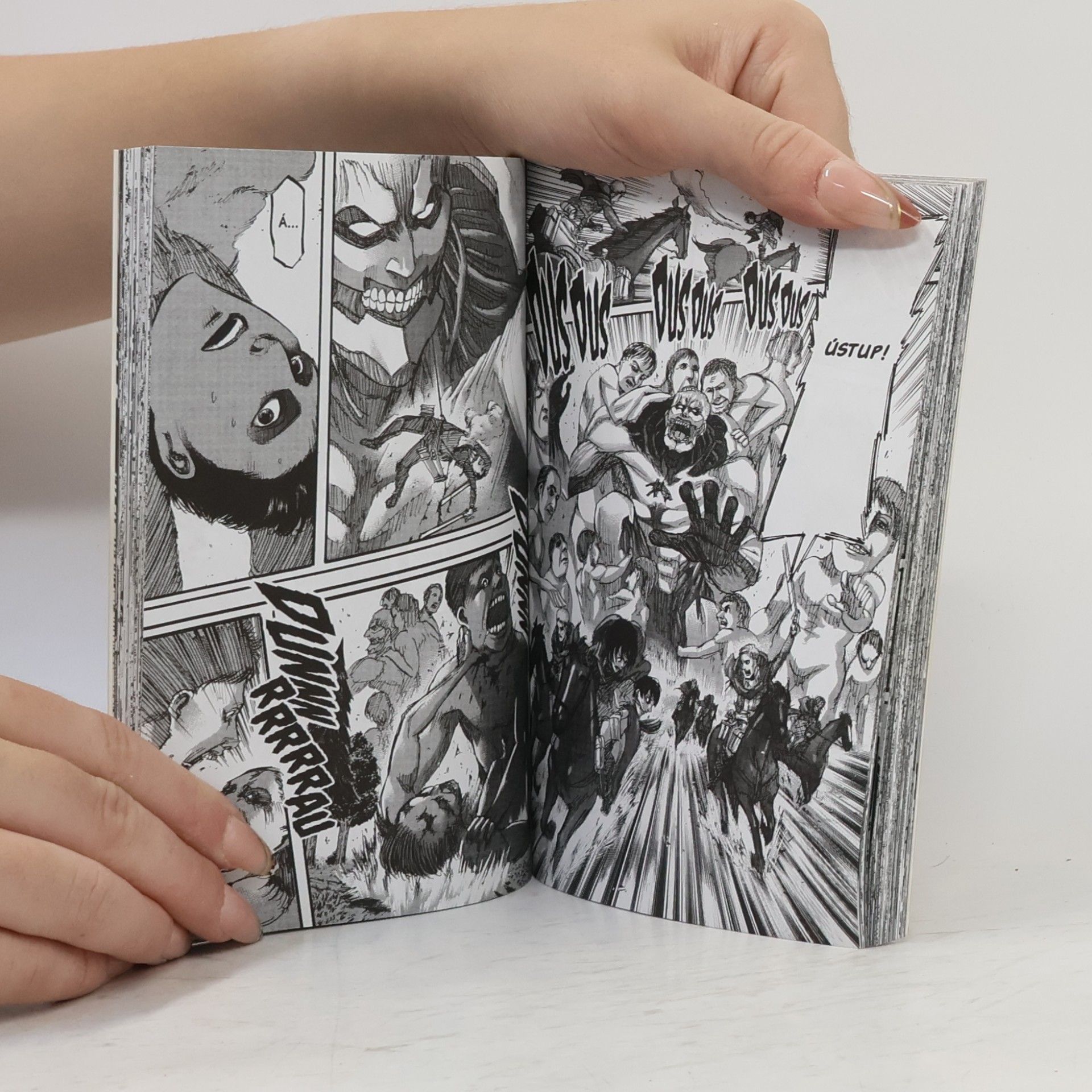 Hajime Isayama Útok titánů. 12