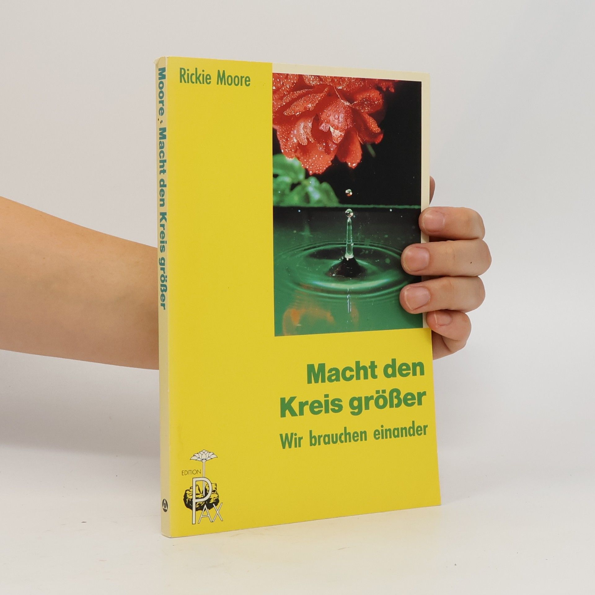 Rickie Moore Macht den Kreis größer