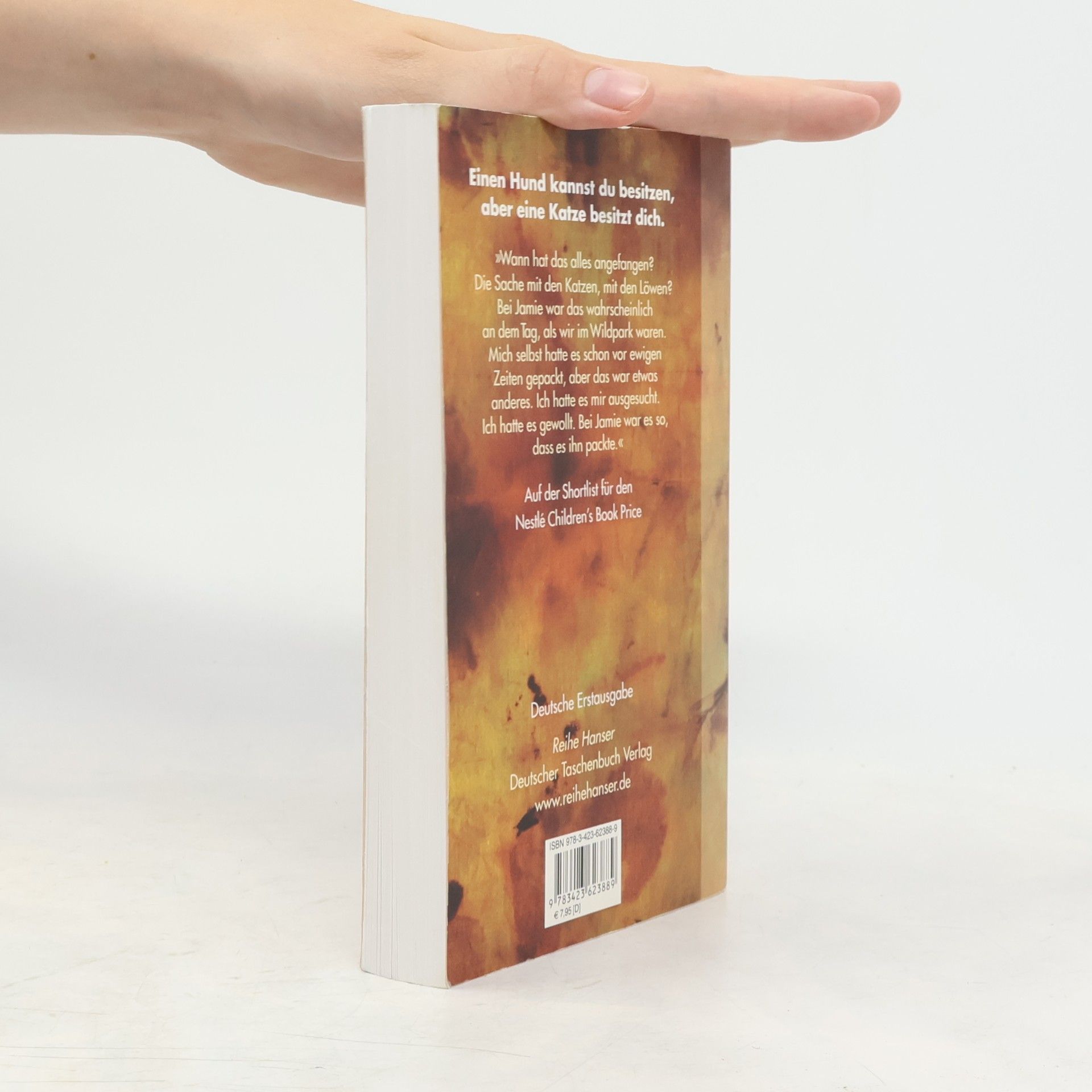 Linda Newbery Katzenaugen. Auf der Shortlist für den Nestle Children's Book Prize