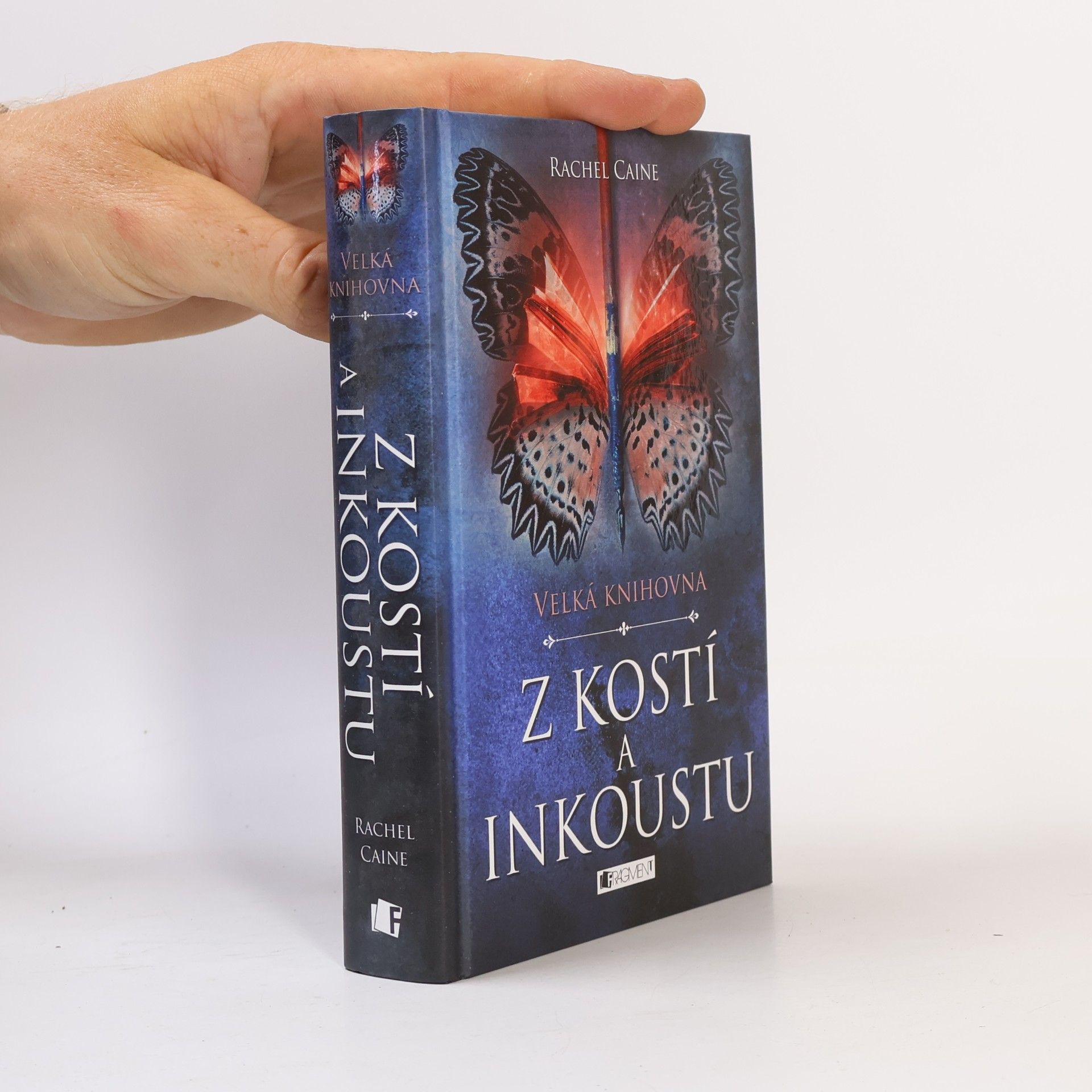 Rachel Caine Velká knihovna. Z kostí a inkoustu