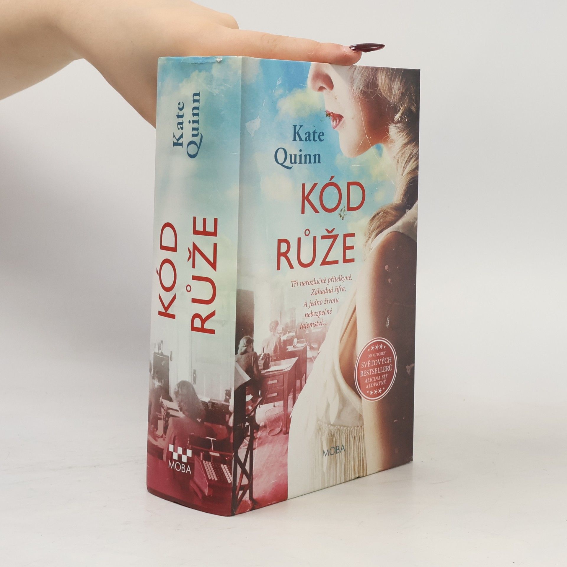 Kate Quinn Kód růže