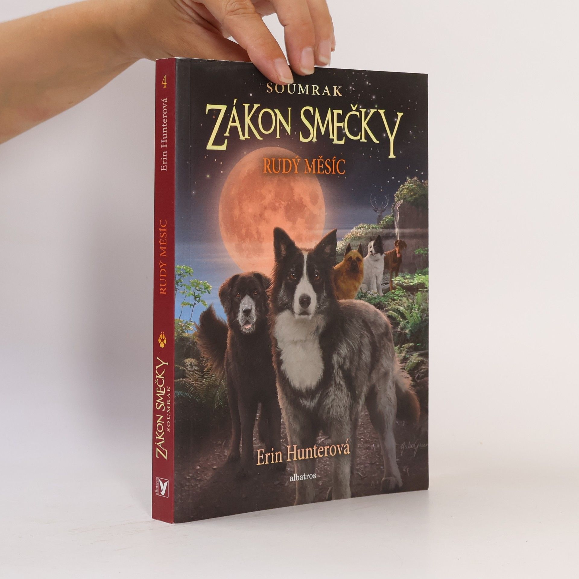 Erin Hunter Rudý měsíc. Zákon smečky