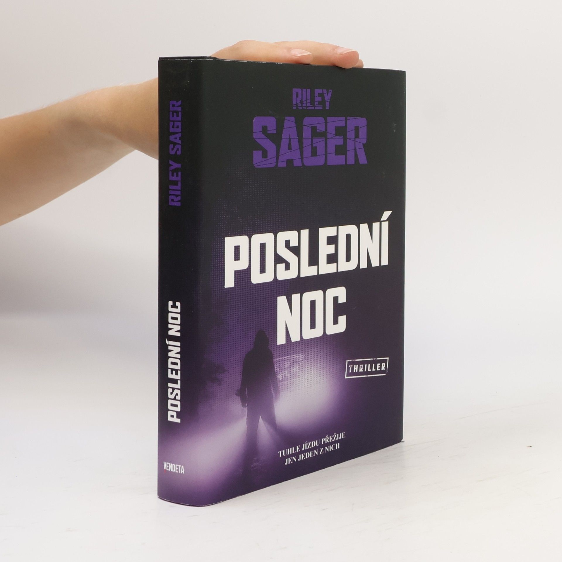 Riley Sager Poslední noc