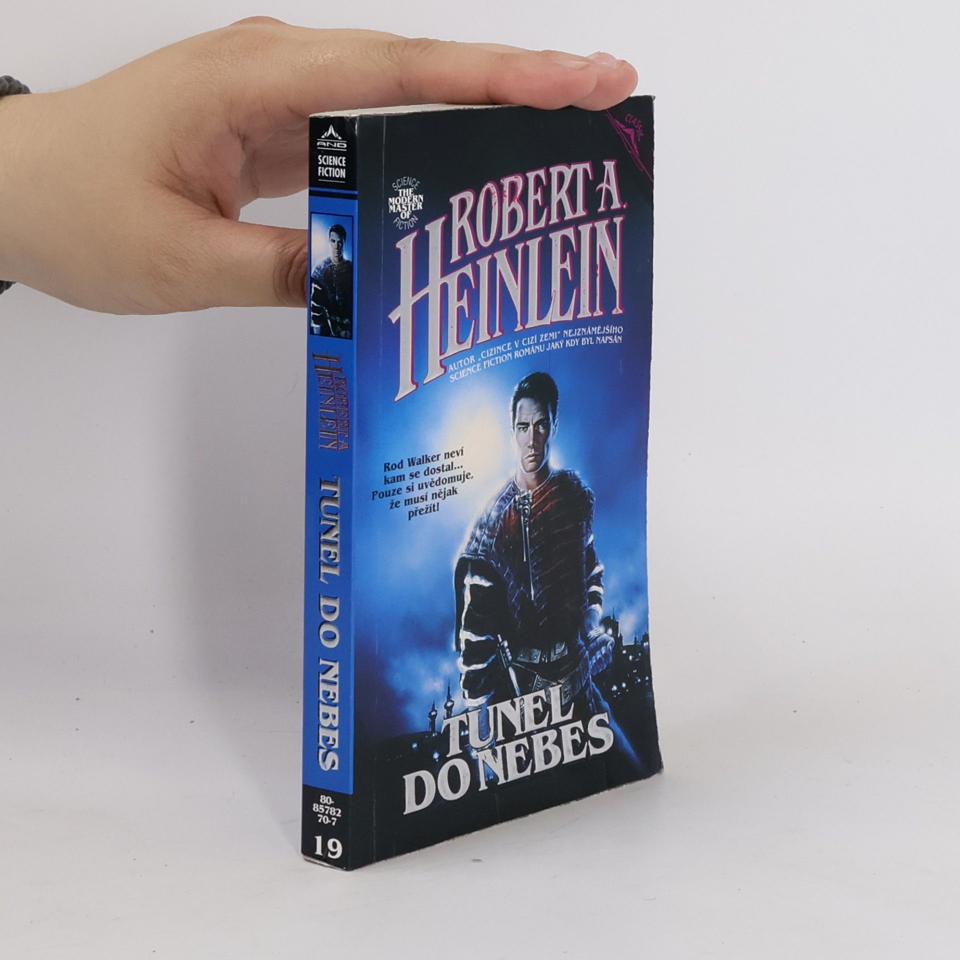 Robert A. Heinlein Tunel do nebes
