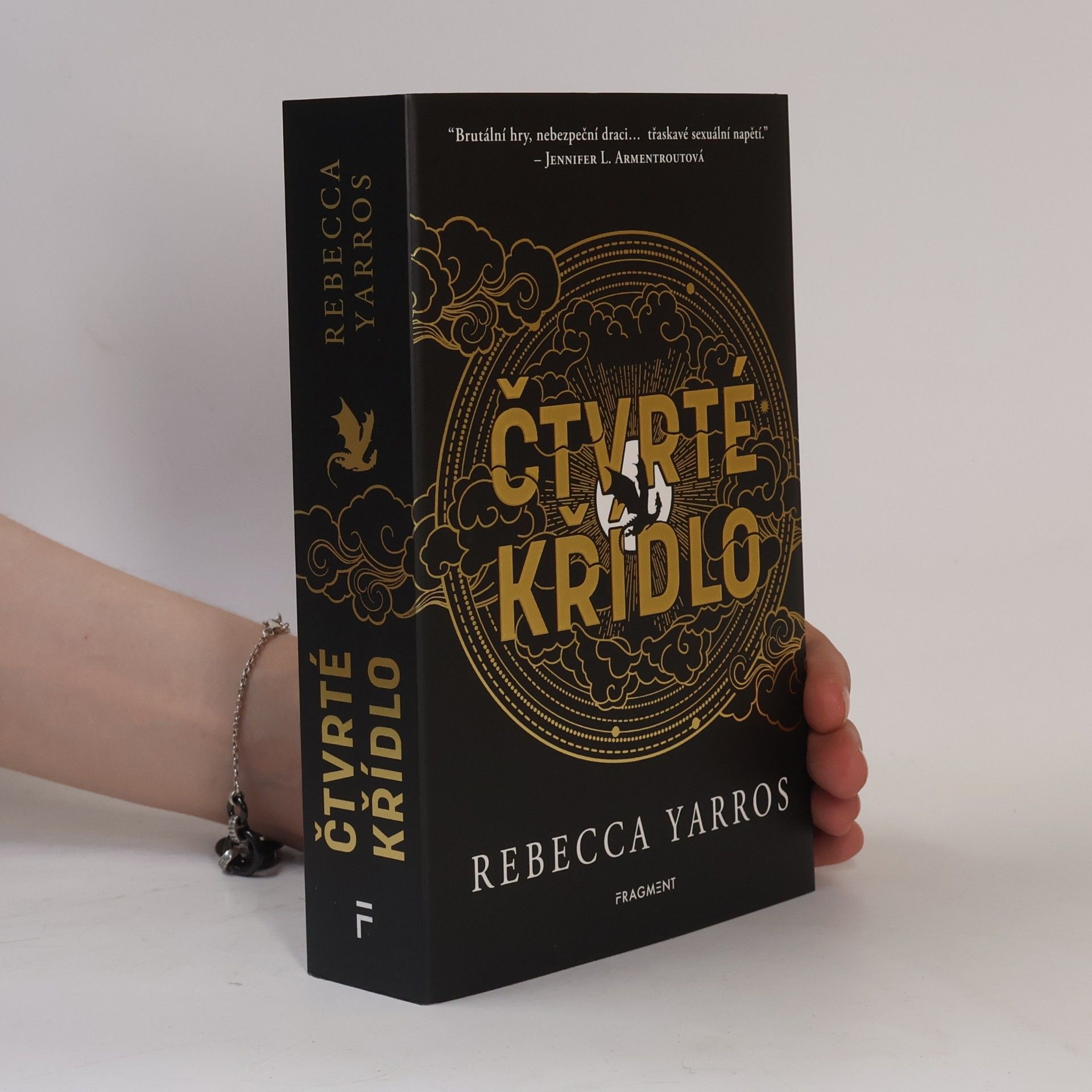Rebecca Yarros Čtvrté křídlo