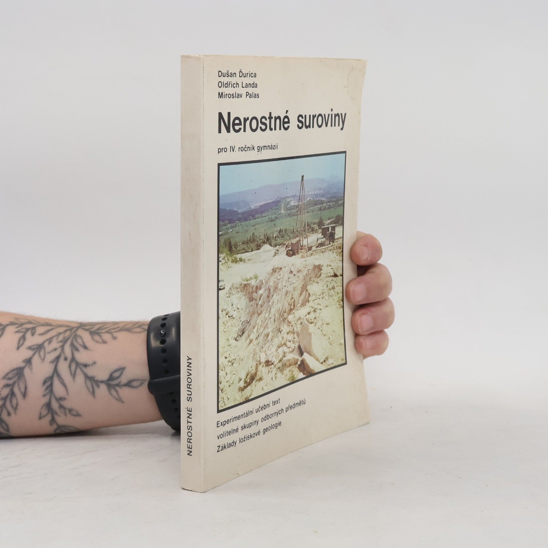 Kolektiv autorů Nerostné suroviny pro IV. ročník gymnázií