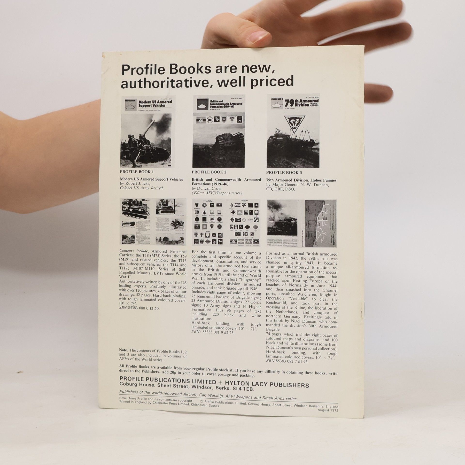 Kolektiv autorů Small Arms Profile 12