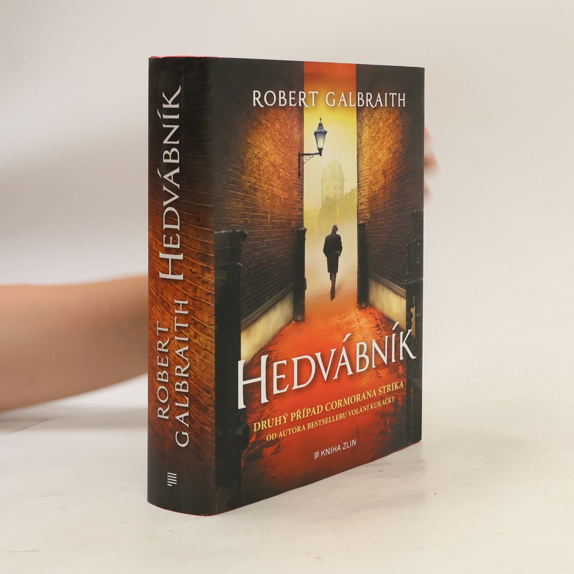 Joanne K. Rowlingová Hedvábník