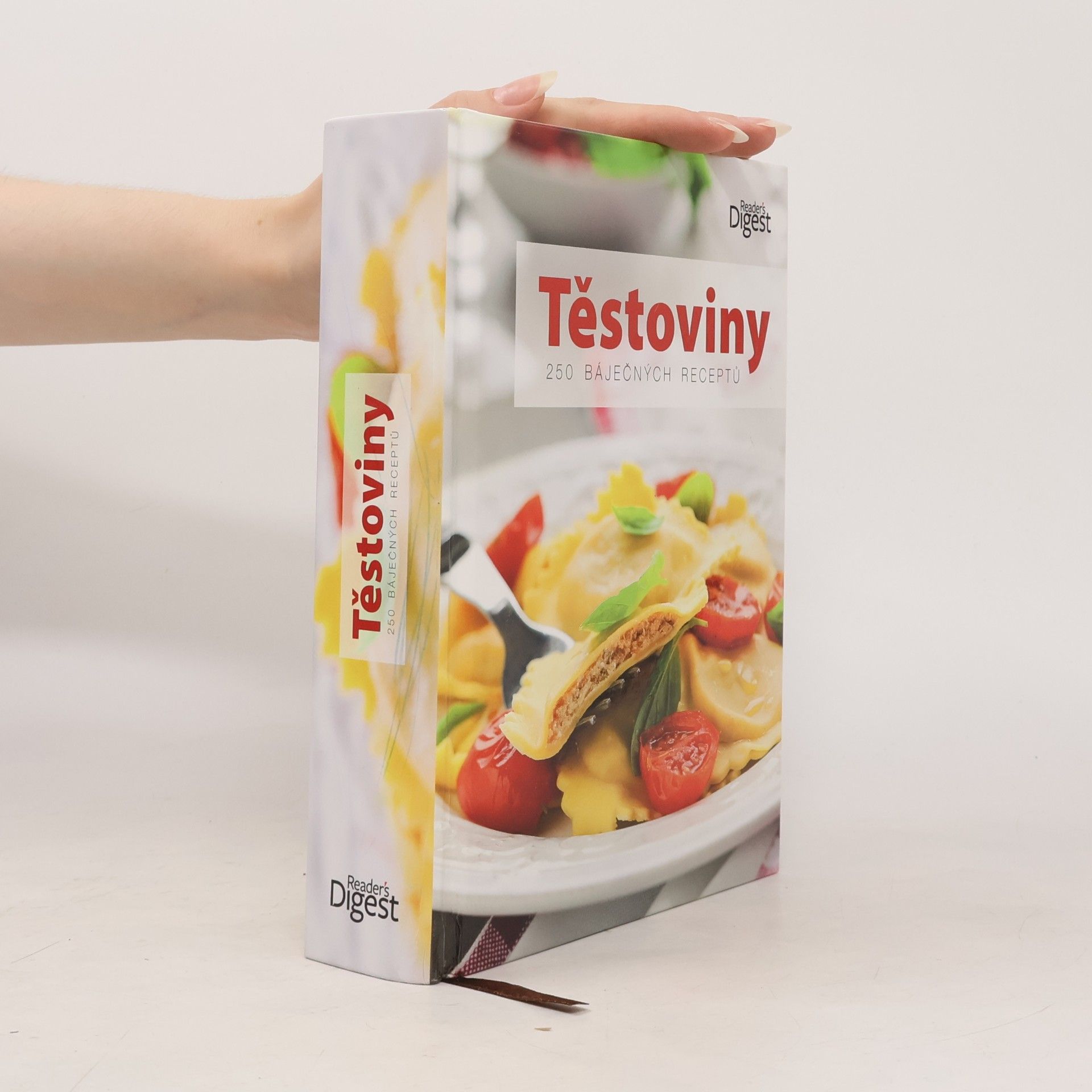 Kolektiv autorů Těstoviny. 250 báječných receptů