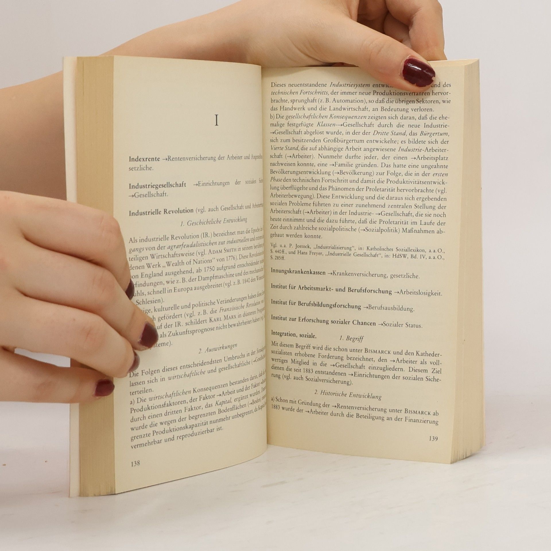 Marina Elisabeth Pfeffer-Küppers Kleines Wörterbuch zur Arbeits- und Sozialpolitik