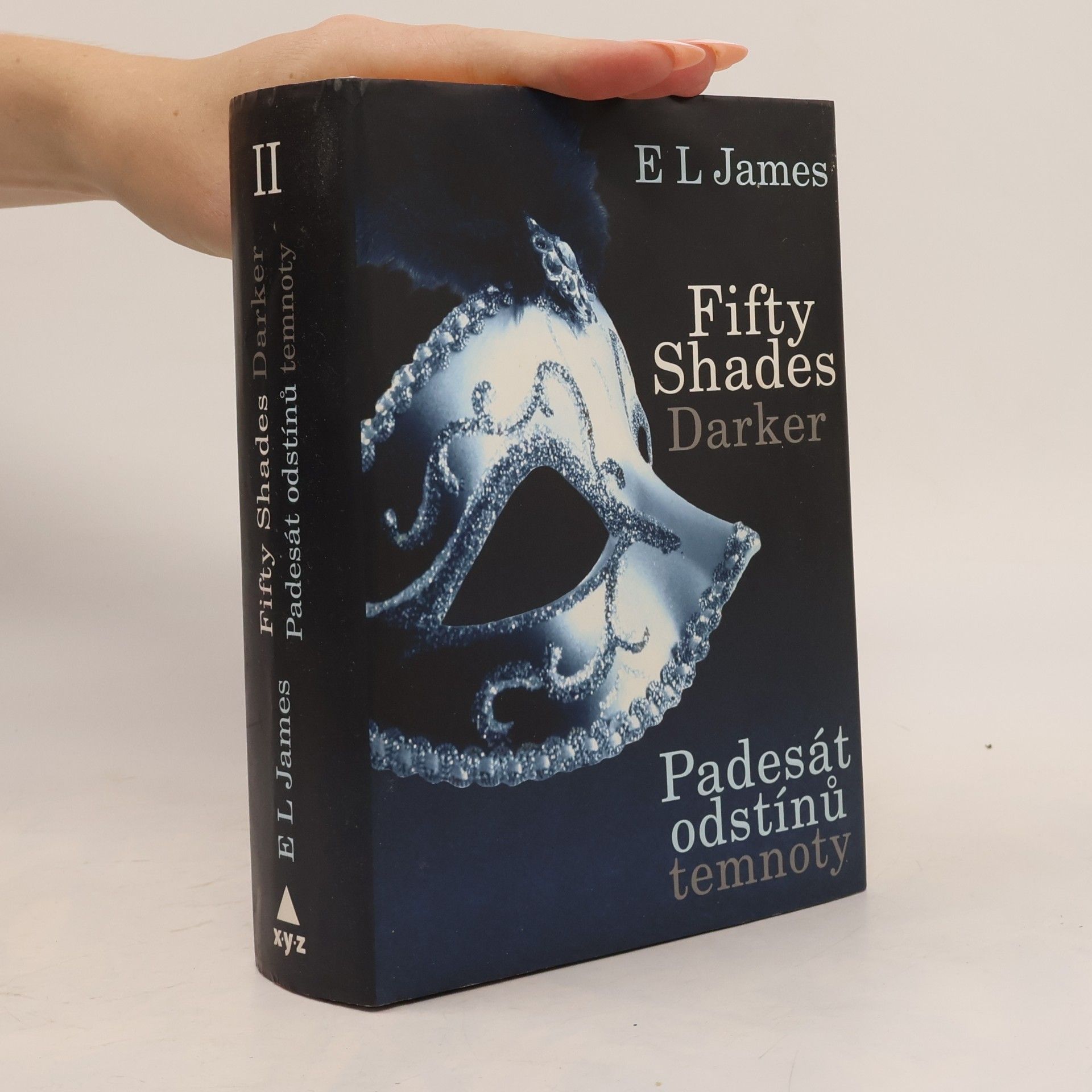 E. L. James Padesát odstínů temnoty