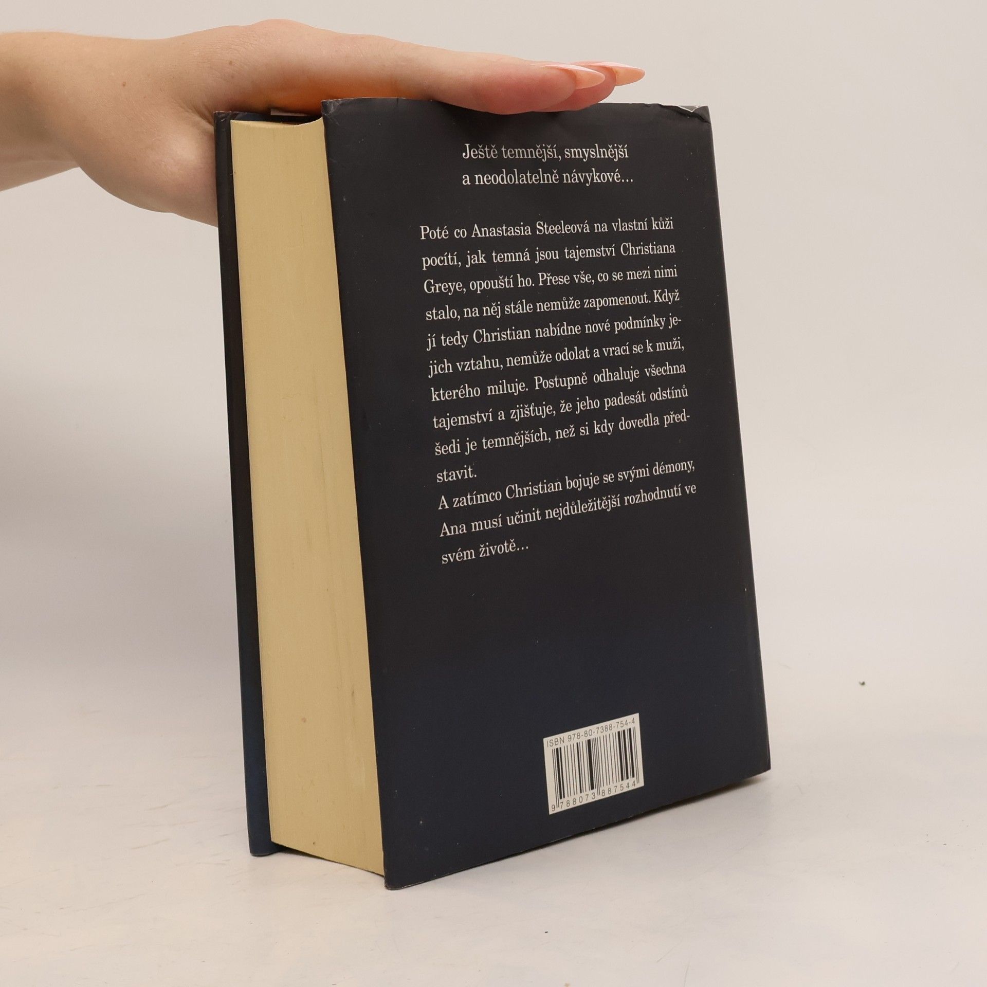 E. L. James Padesát odstínů temnoty