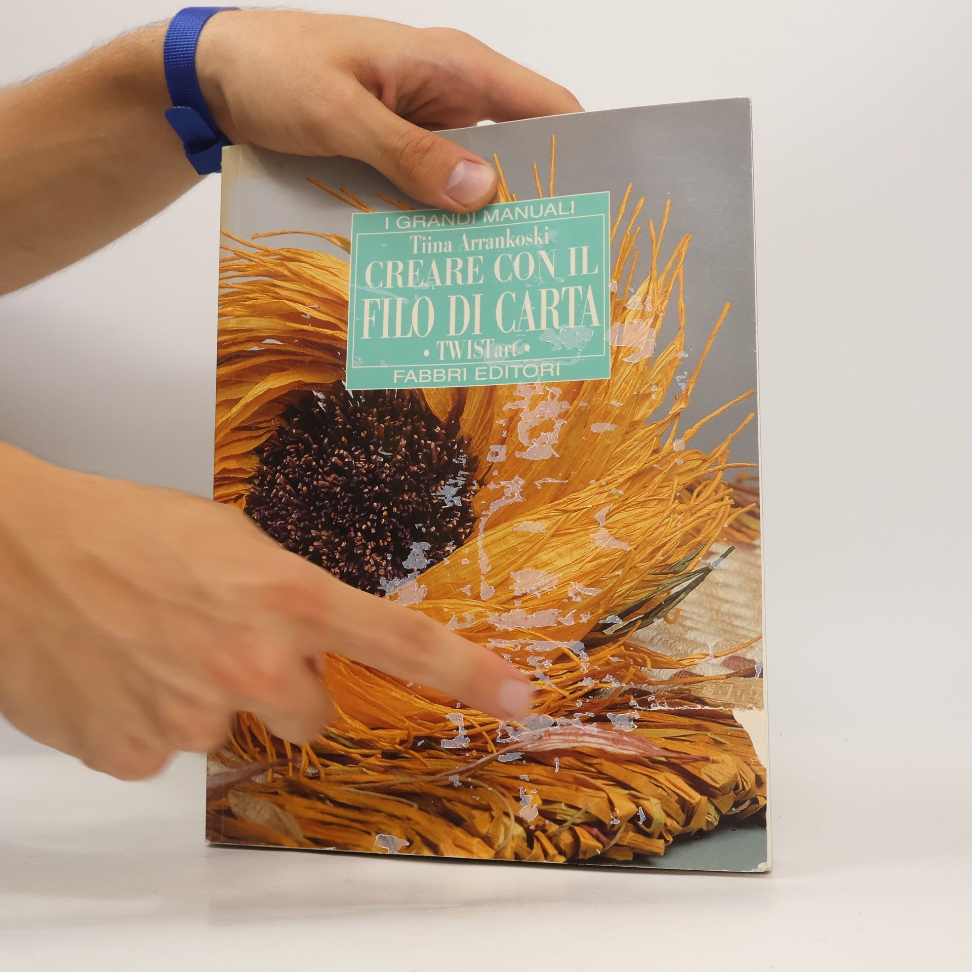 Tiina Arrankoski I grandi manuali. Creare con il filo di carta. TWISTart