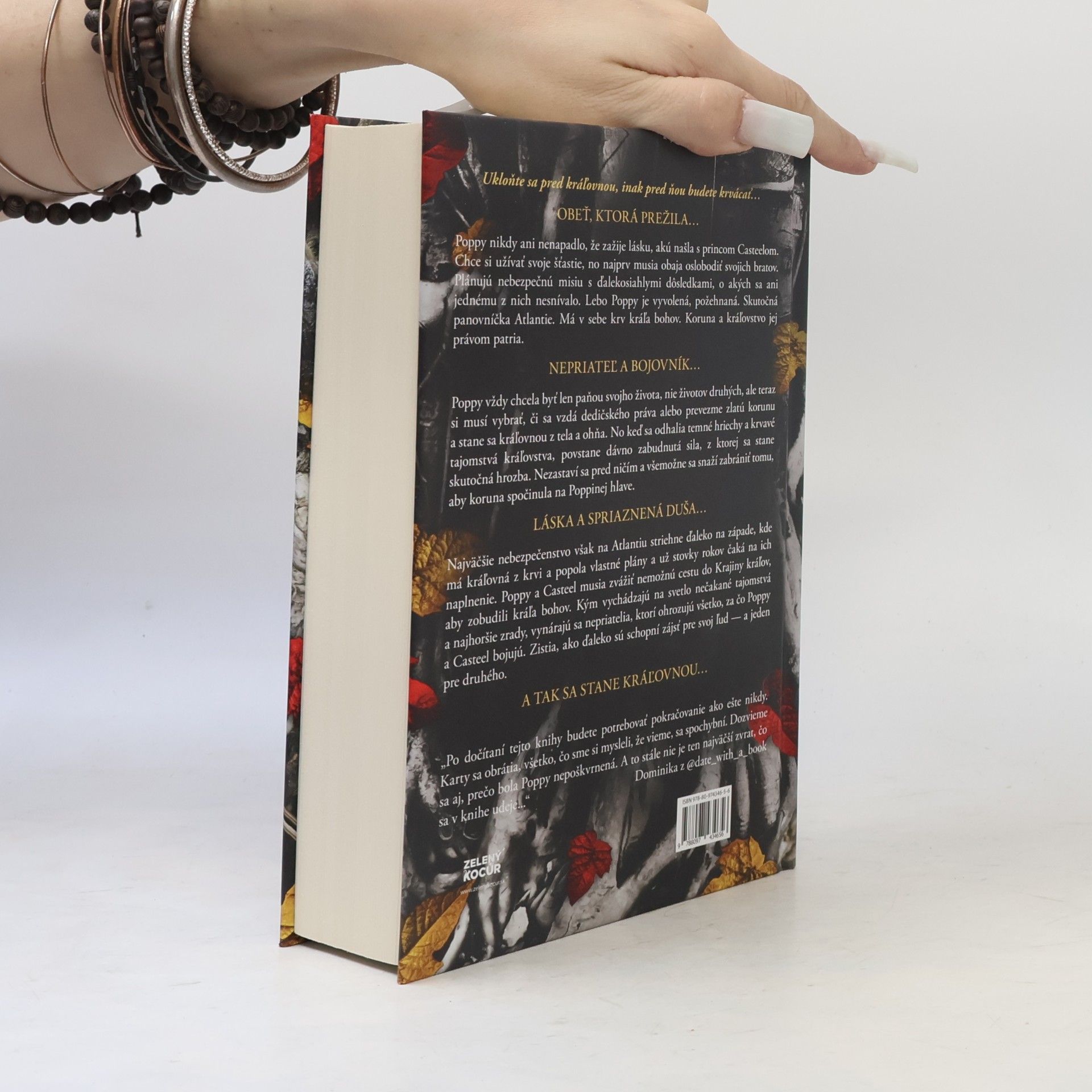 Jennifer L. Armentrout Koruna z pozlátených kostí