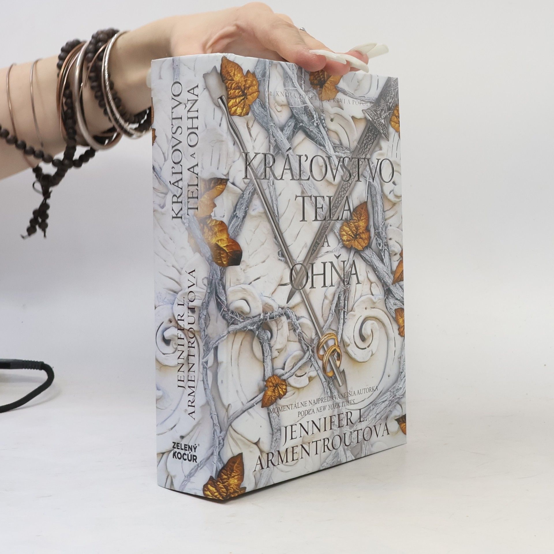 Jennifer Armentrout Král'ovstvo tela a ohňa